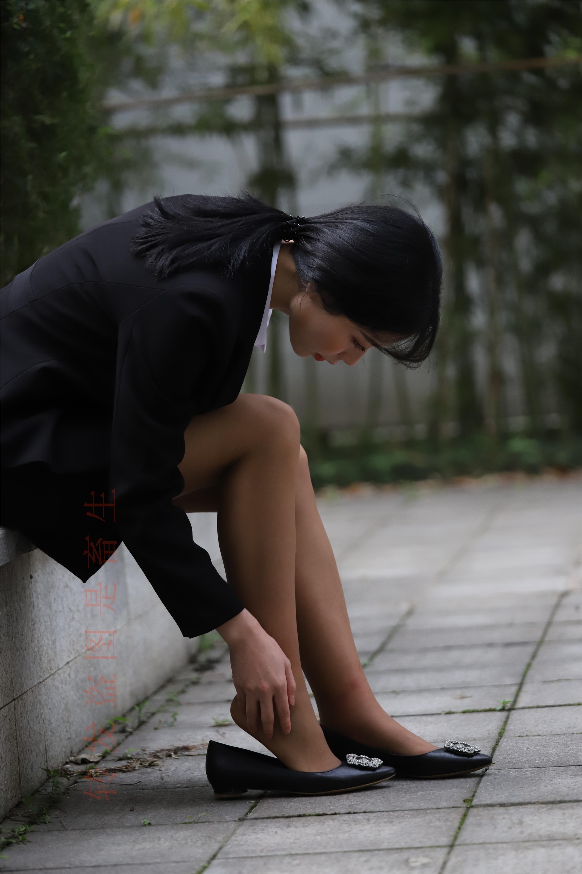 大西瓜套图  2018 4月活动 模特二 职业装薄灰