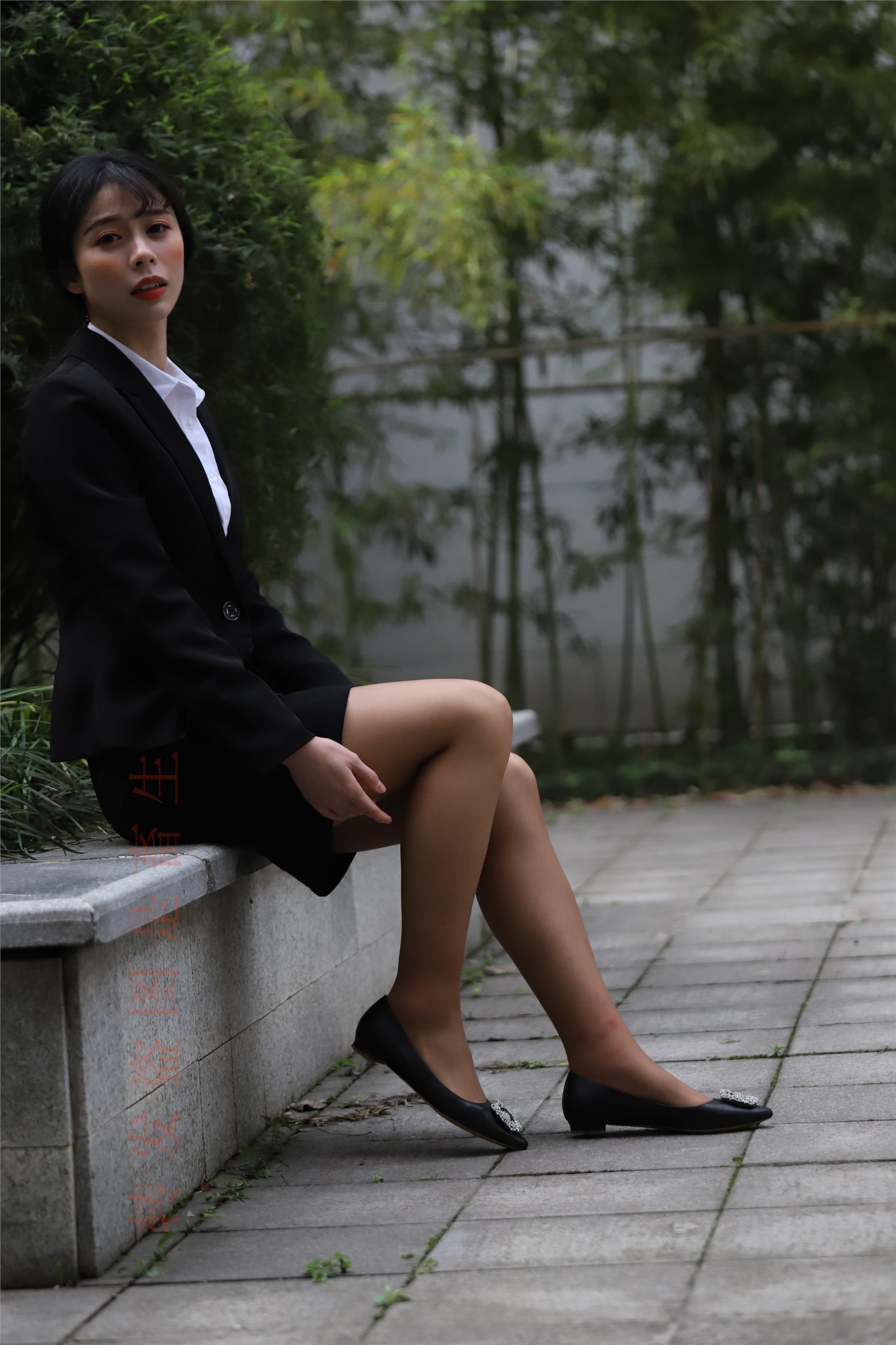 大西瓜套图  2018 4月活动 模特二 职业装薄灰