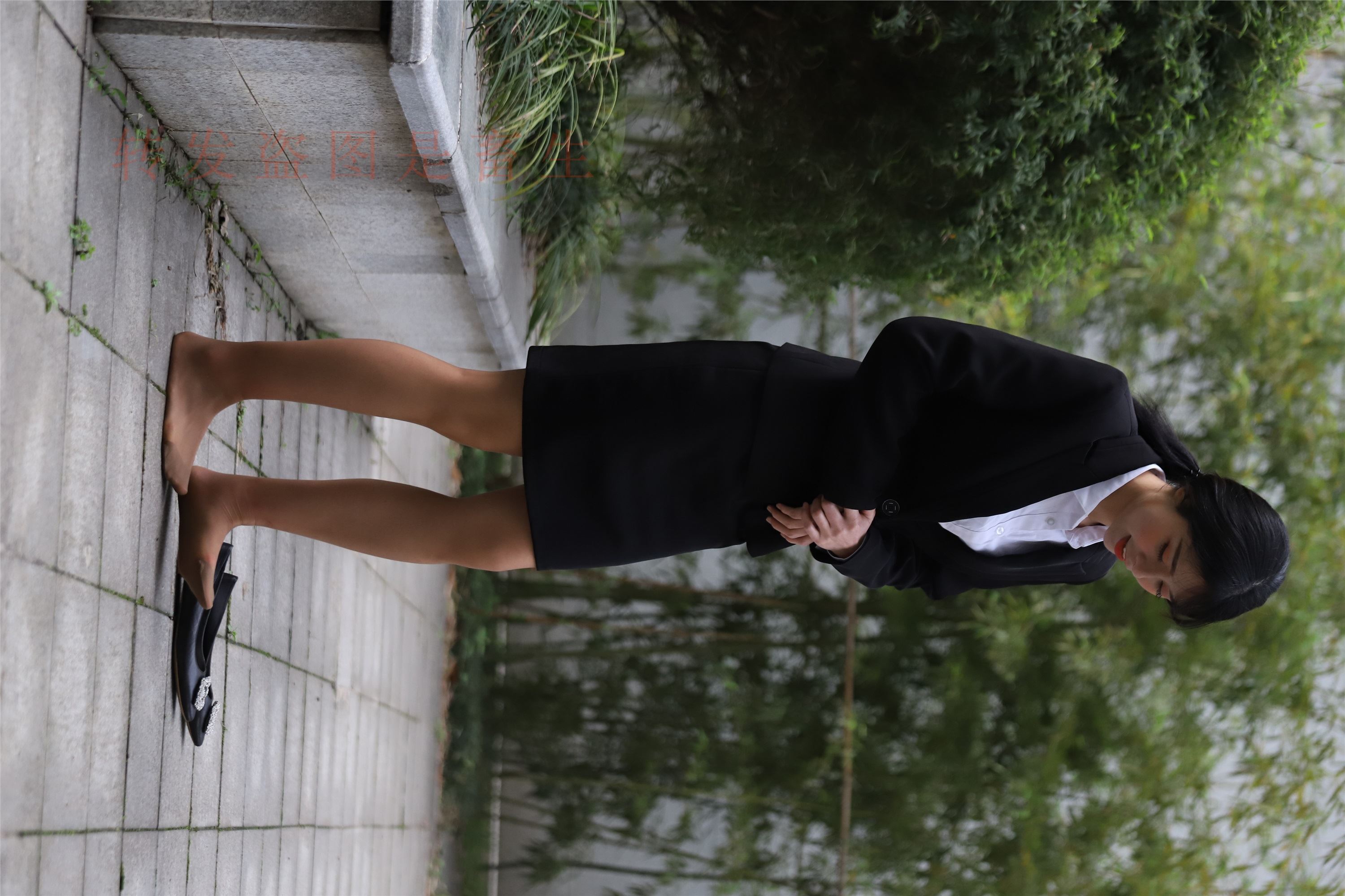 大西瓜套图  2018 4月活动 模特二 职业装薄灰