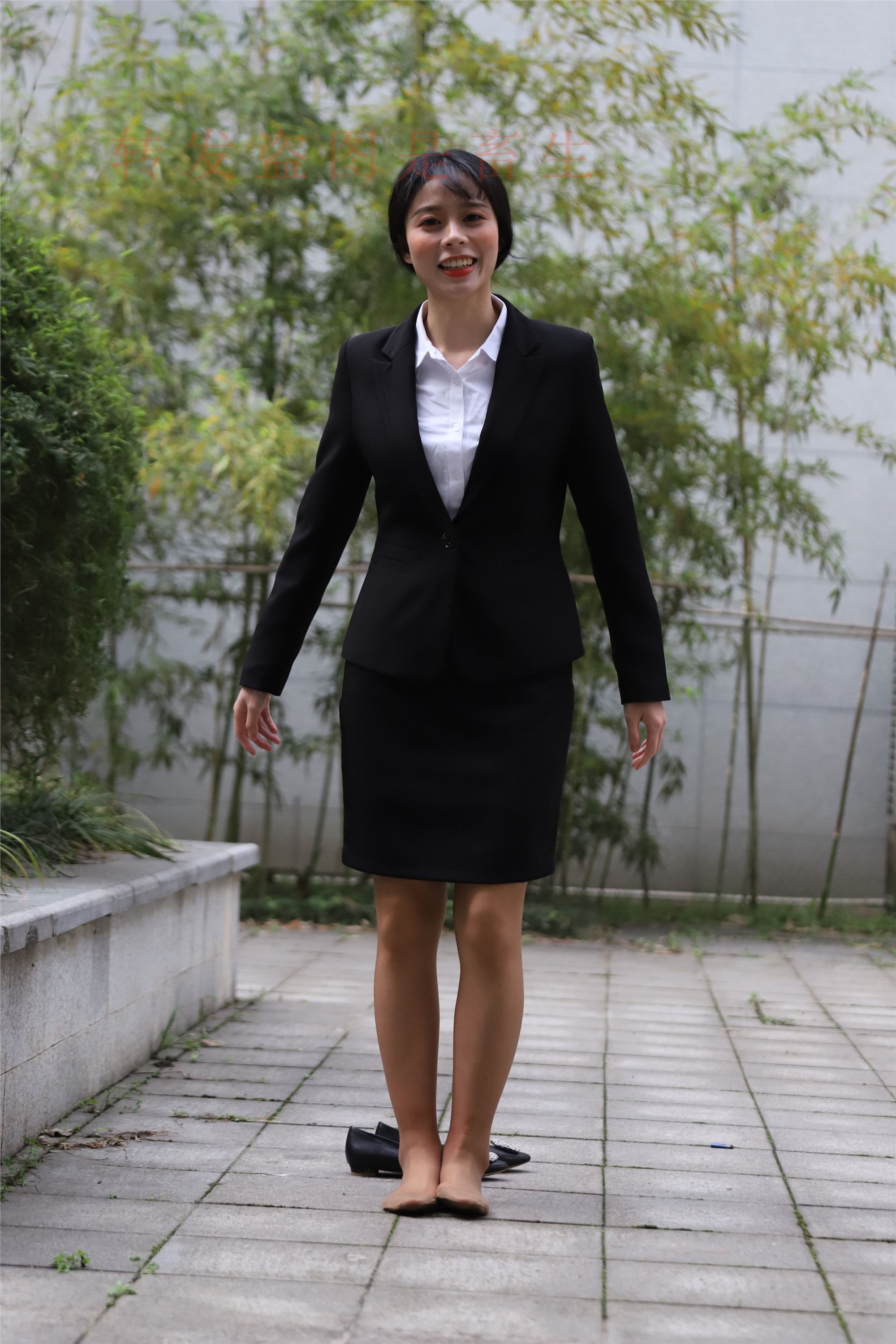 大西瓜套图  2018 4月活动 模特二 职业装薄灰