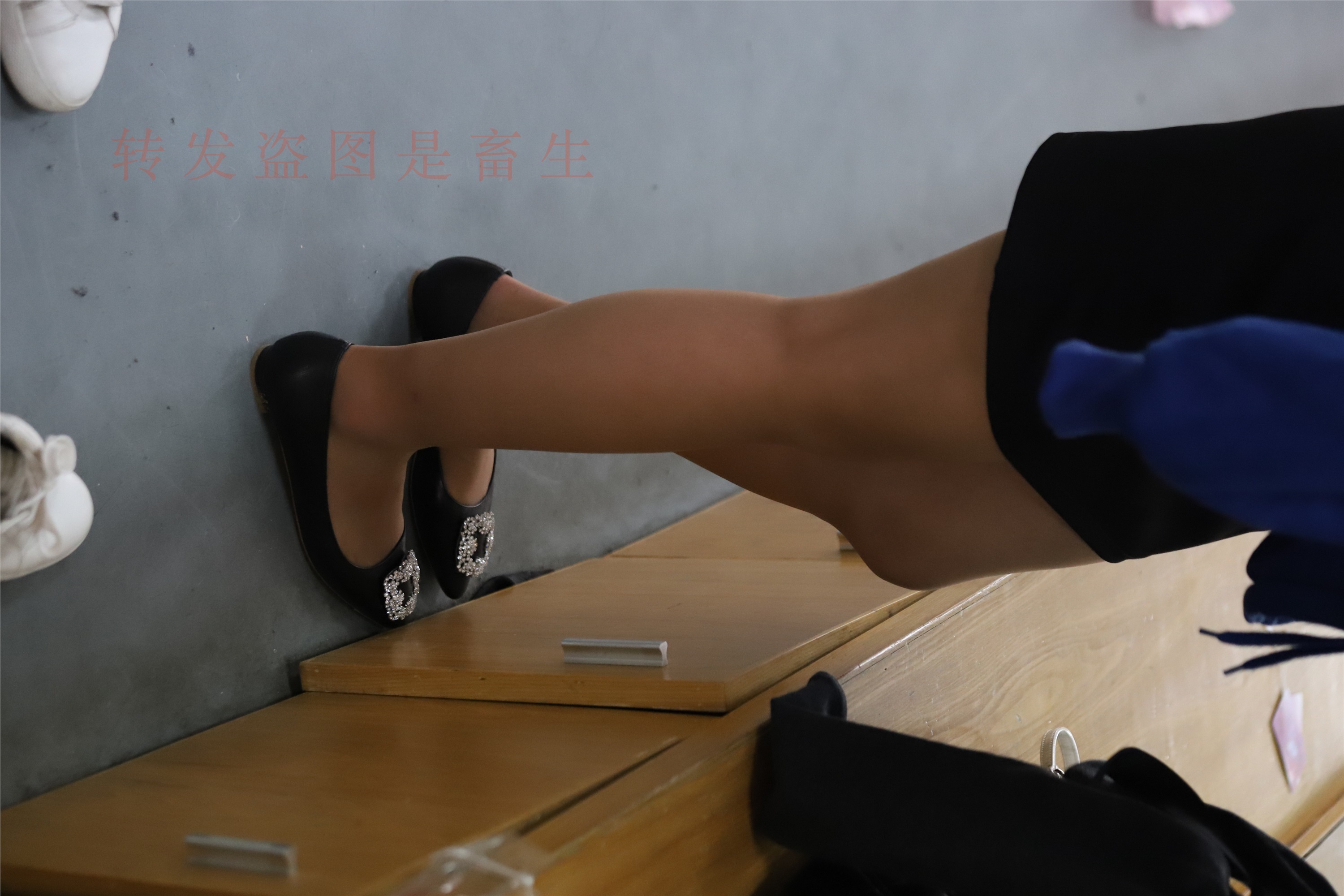 大西瓜套图  2018 4月活动 模特二 职业装薄灰