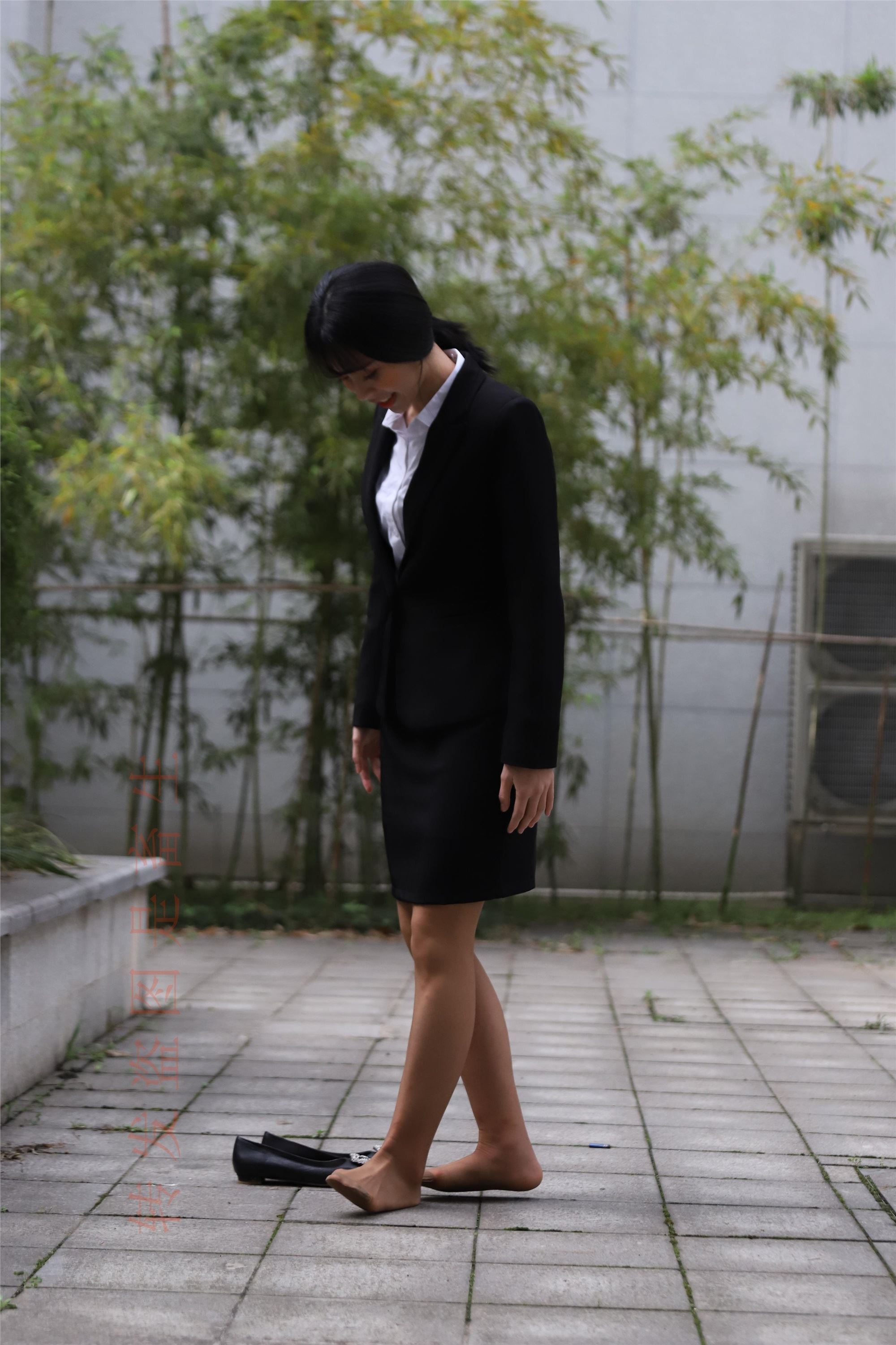 大西瓜套图  2018 4月活动 模特二 职业装薄灰