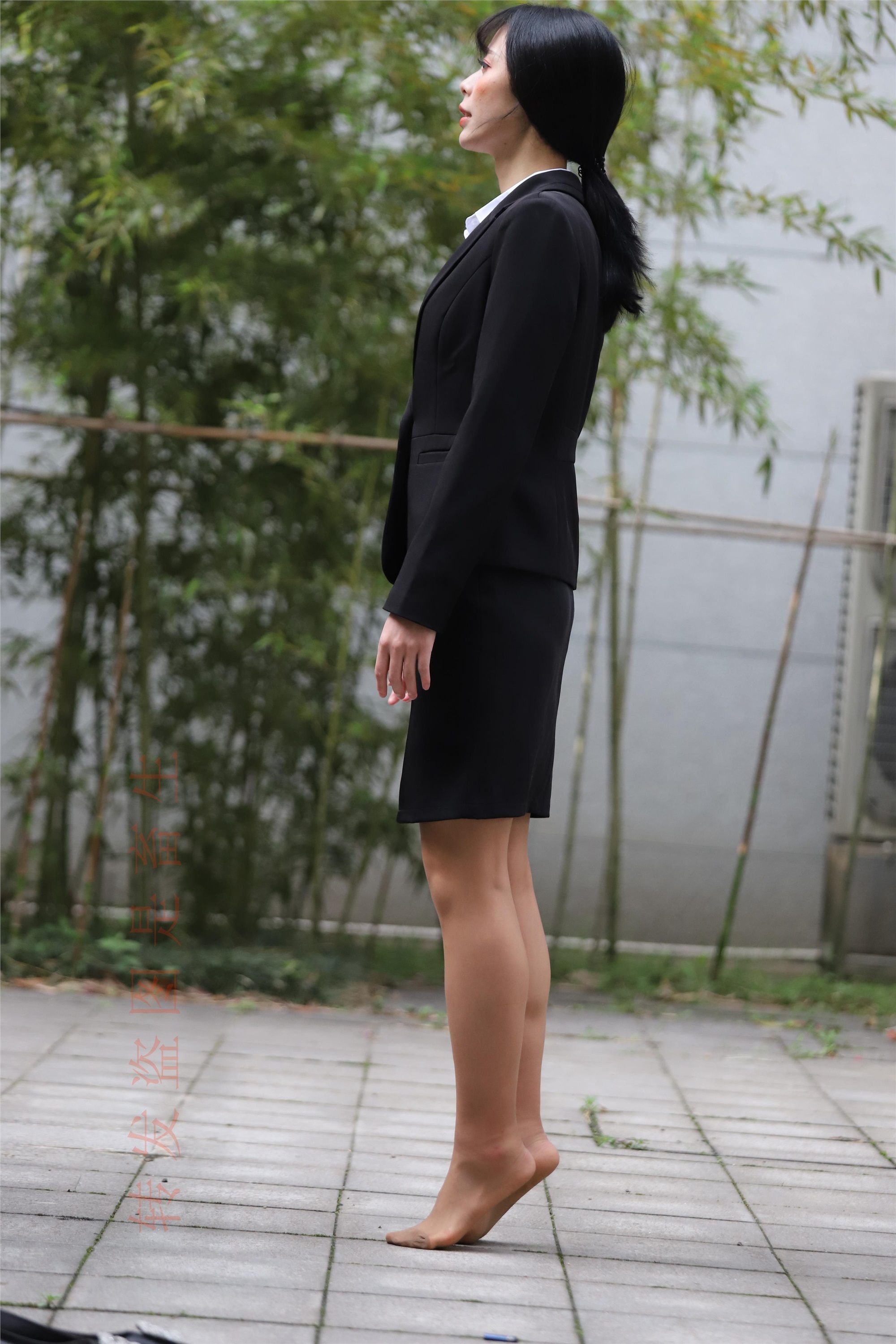 大西瓜套图  2018 4月活动 模特二 职业装薄灰