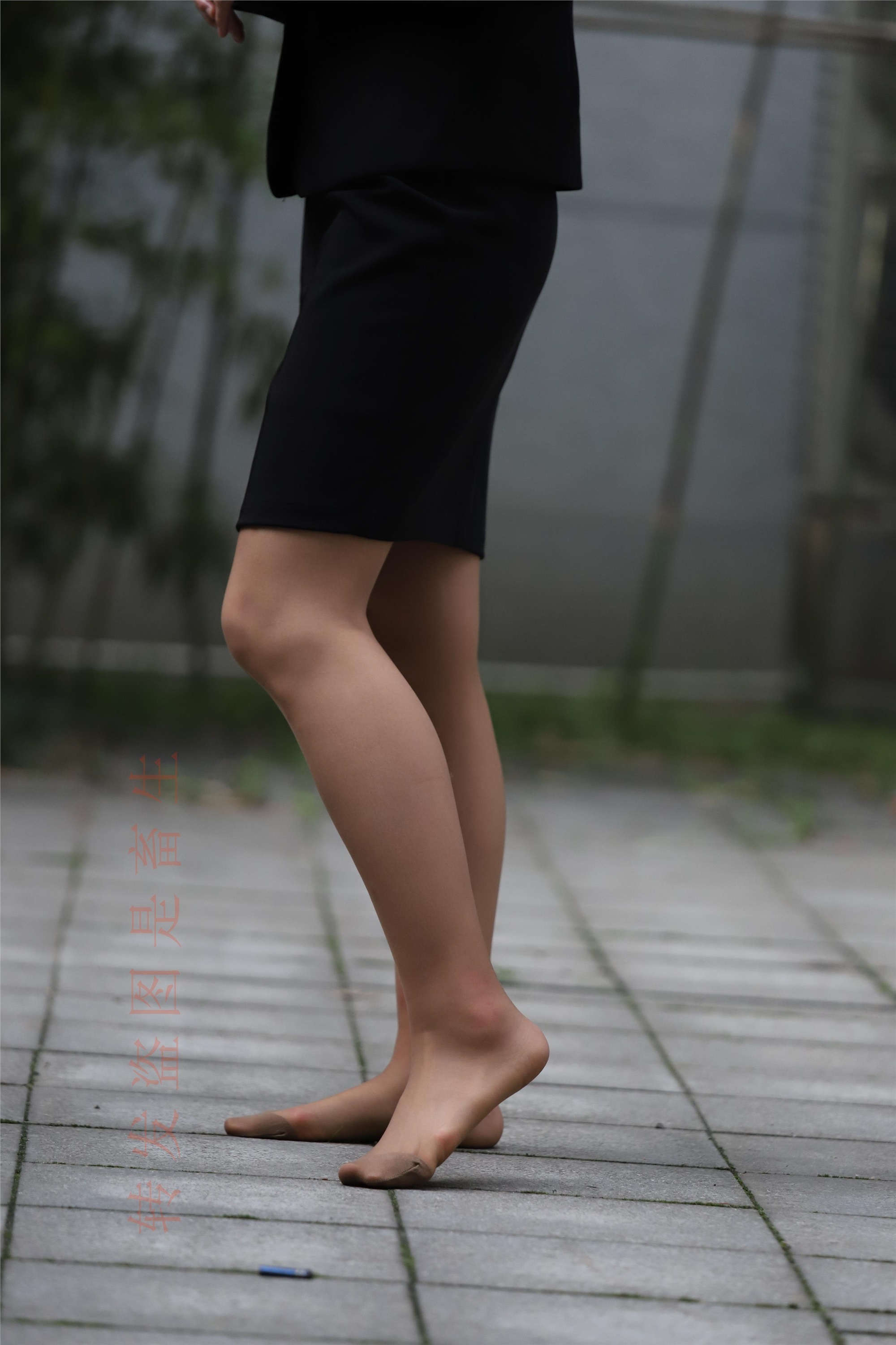 大西瓜套图  2018 4月活动 模特二 职业装薄灰