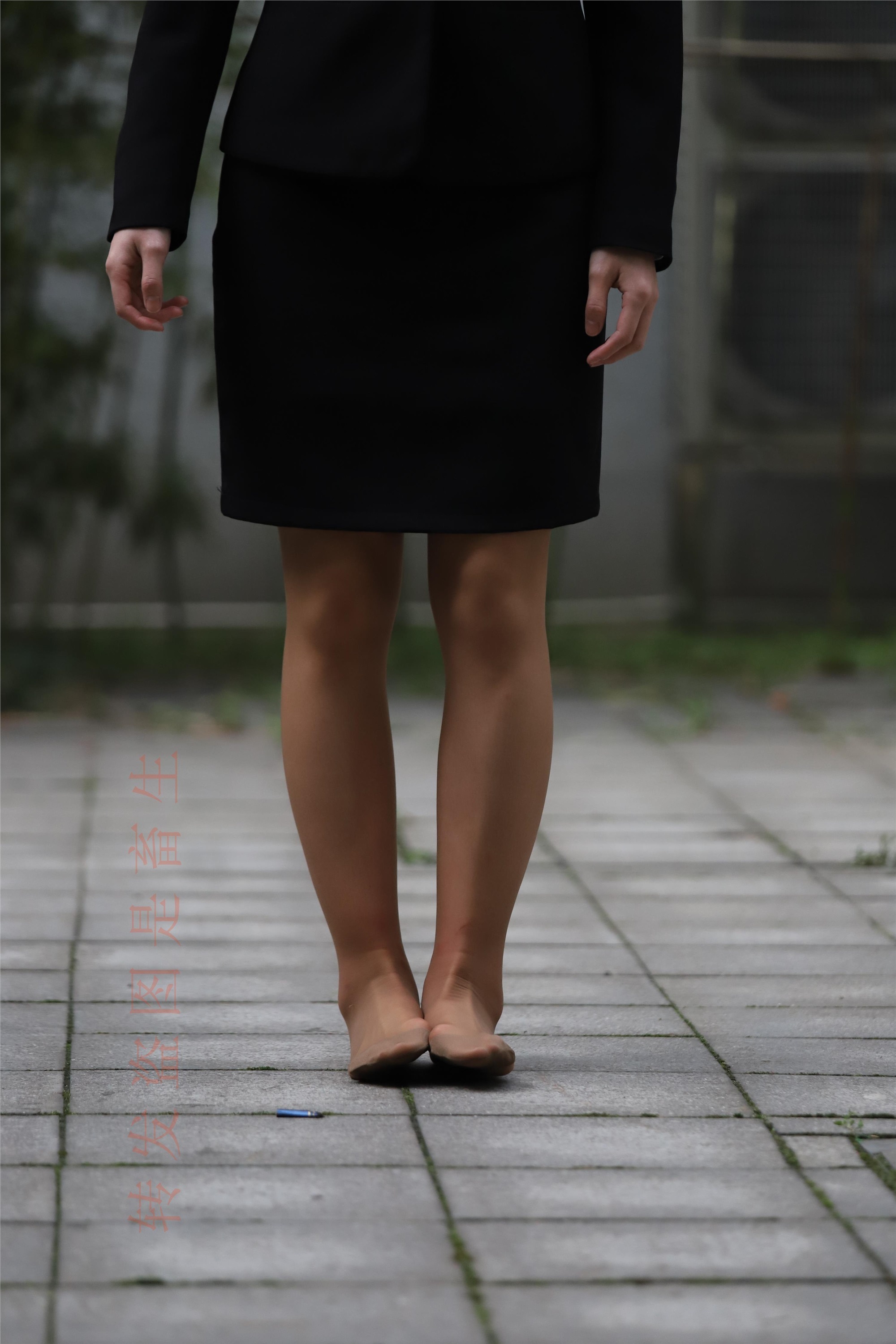 大西瓜套图  2018 4月活动 模特二 职业装薄灰