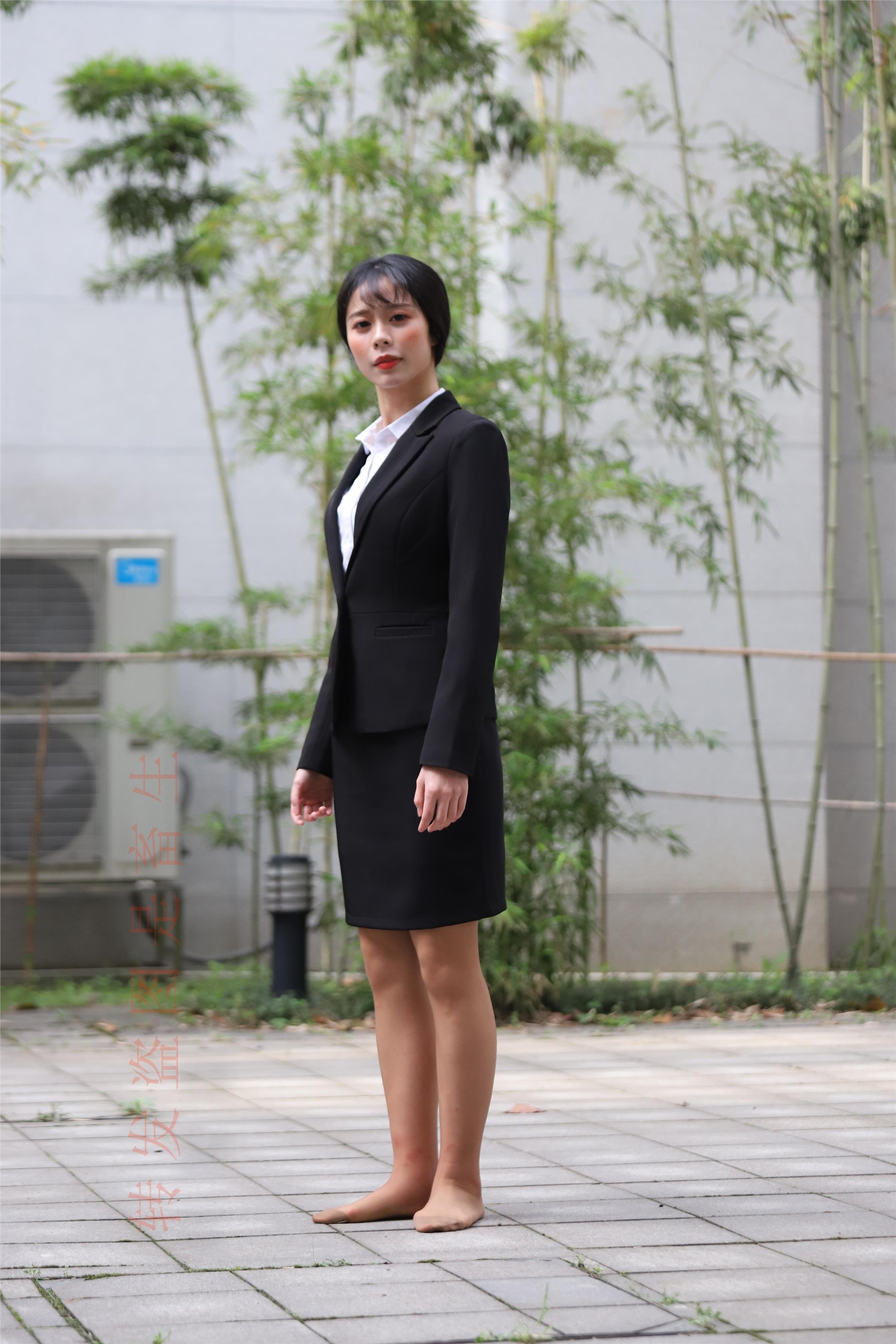 大西瓜套图  2018 4月活动 模特二 职业装薄灰