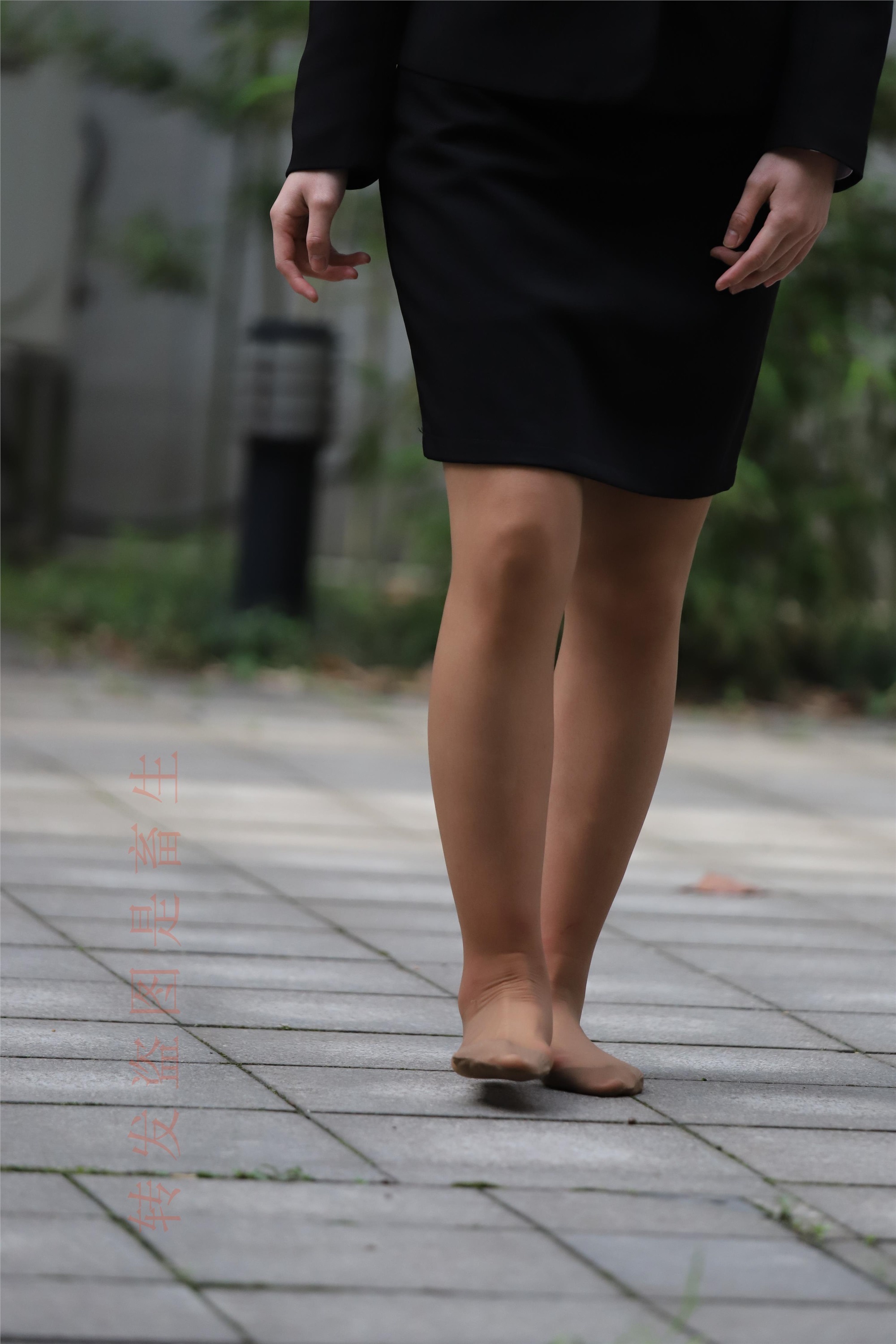 大西瓜套图  2018 4月活动 模特二 职业装薄灰