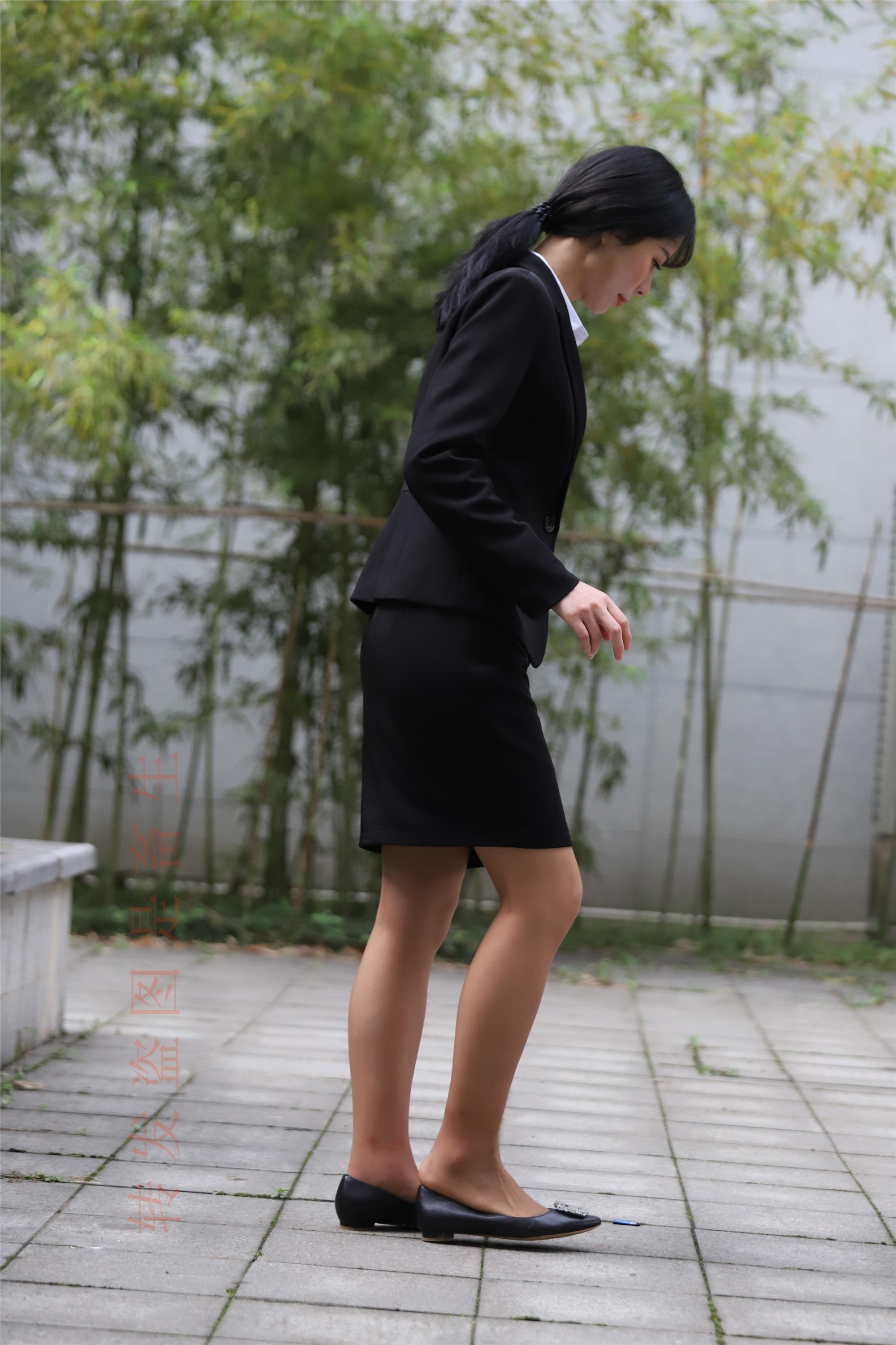 大西瓜套图  2018 4月活动 模特二 职业装薄灰