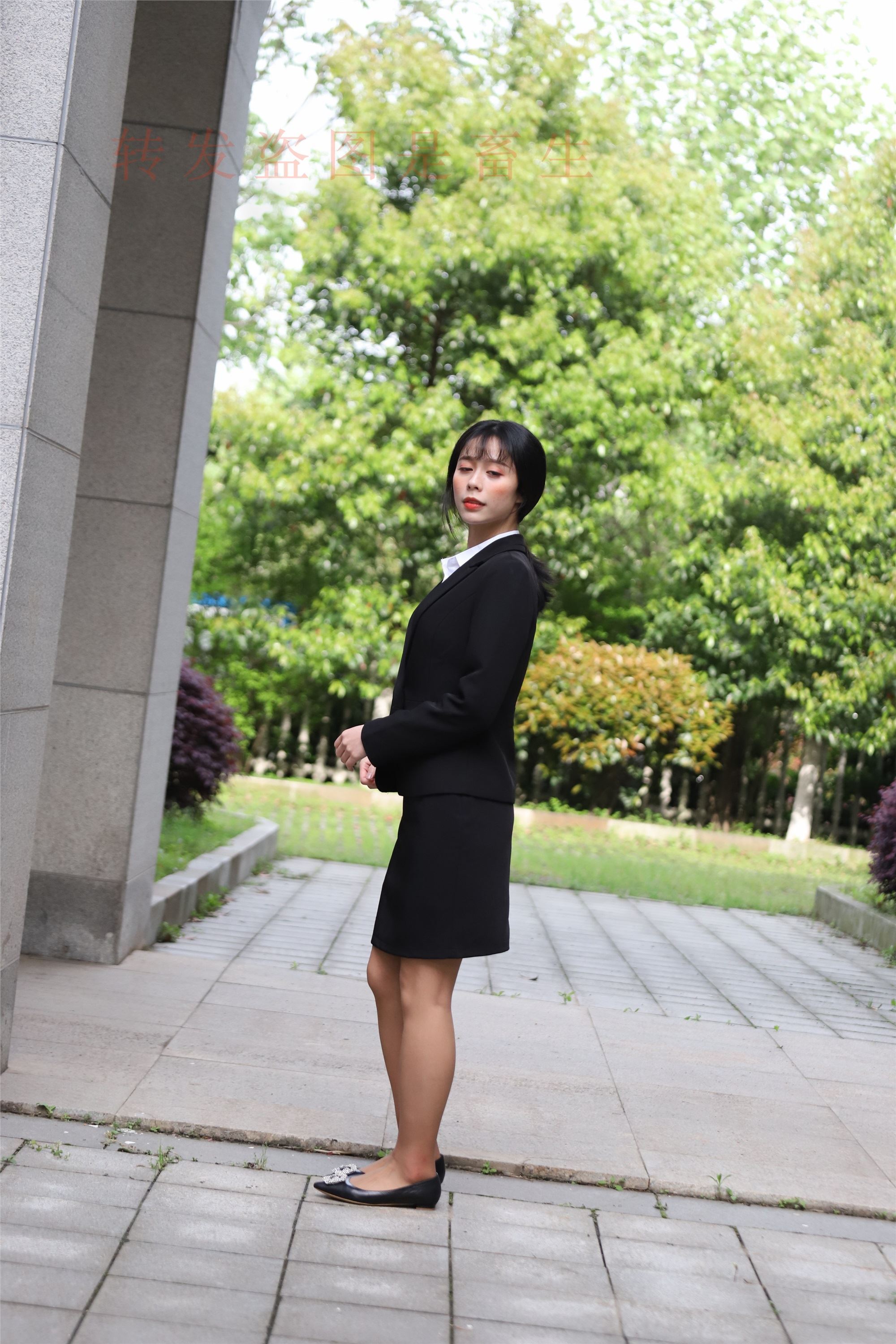 大西瓜套图  2018 4月活动 模特二 职业装薄灰