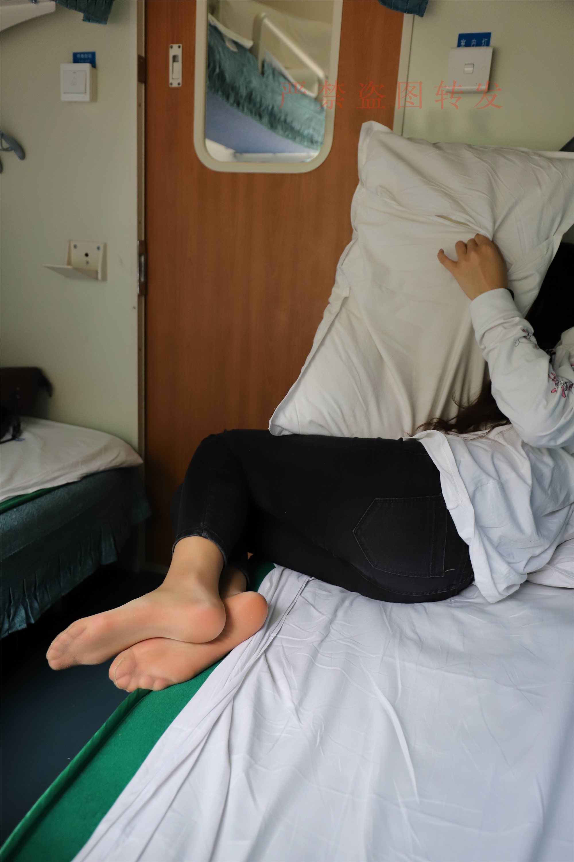 大西瓜套图  2018 5月活动 模特1 长丝