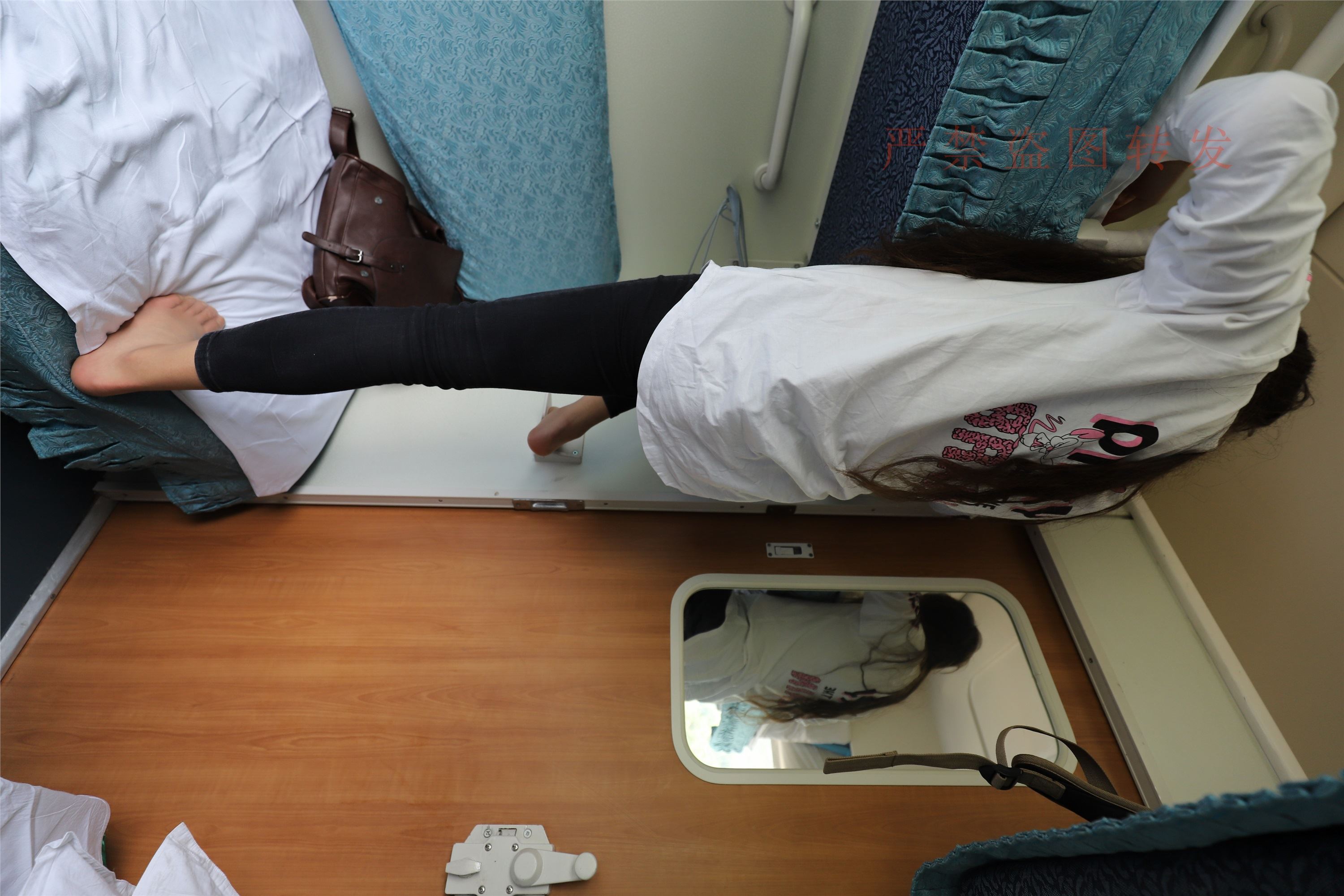 大西瓜套图  2018 5月活动 模特1 长丝