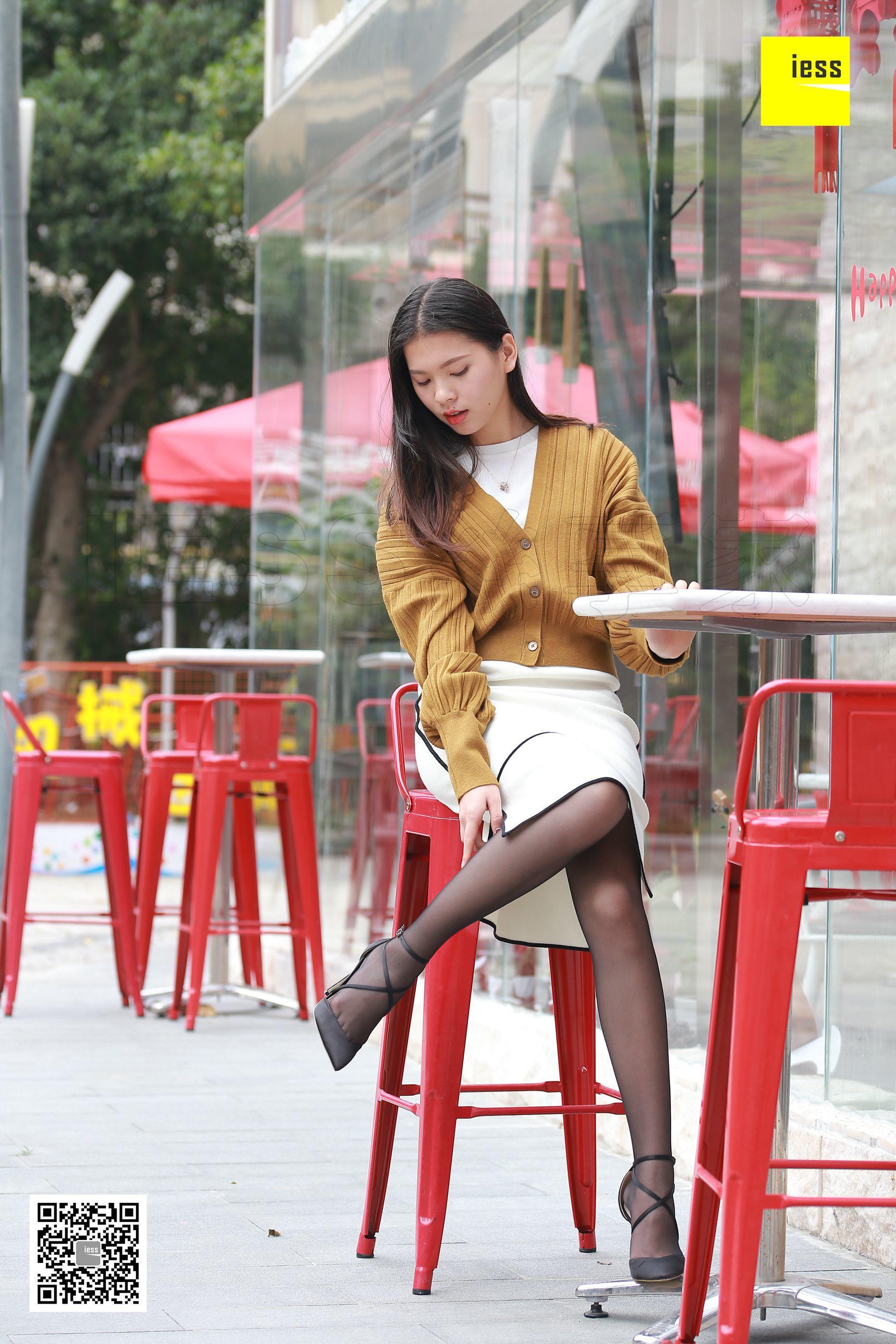 IESS异思趣向  2018.08.01 丝享家285：《独自等人的黑丝美女》七七