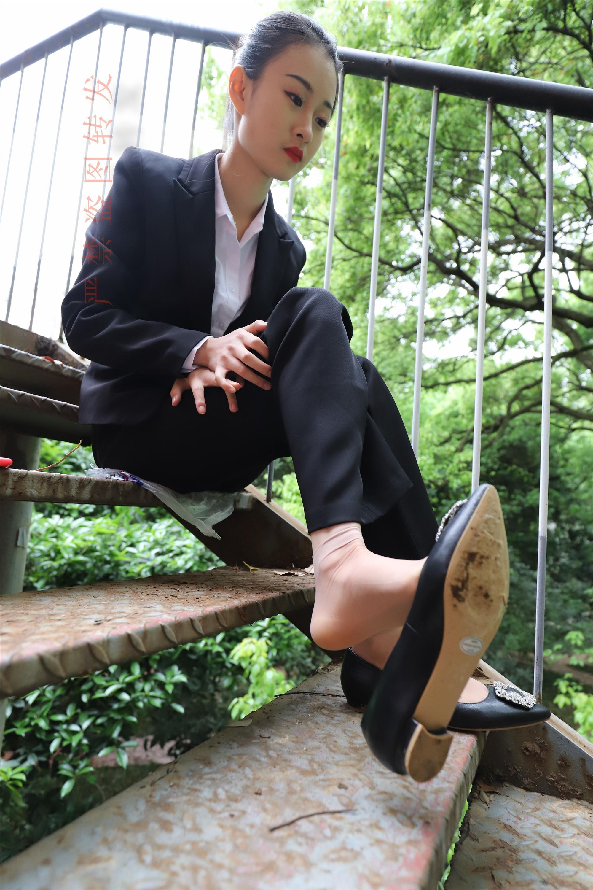 大西瓜套图  2018 4月活动 模特一 制服长裤2