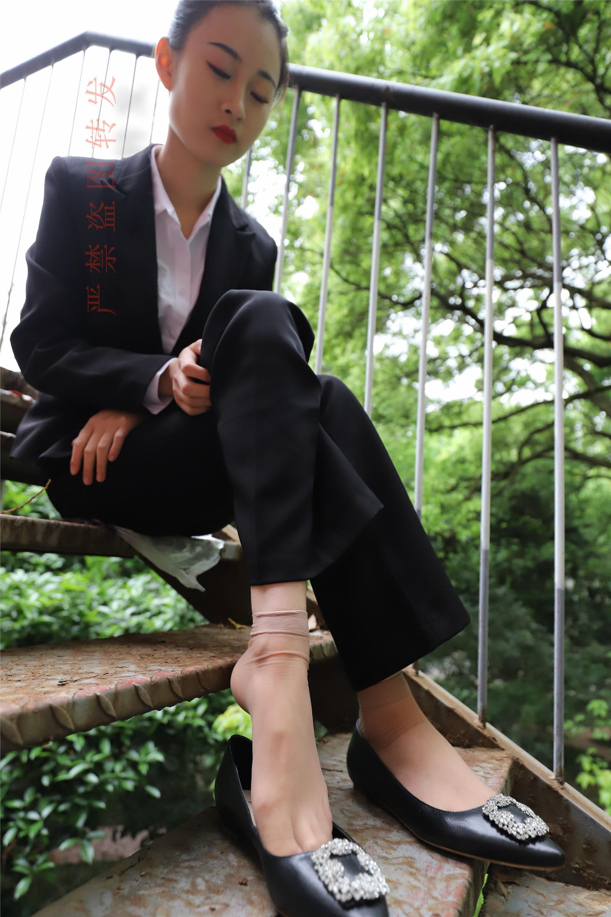 大西瓜套图  2018 4月活动 模特一 制服长裤2