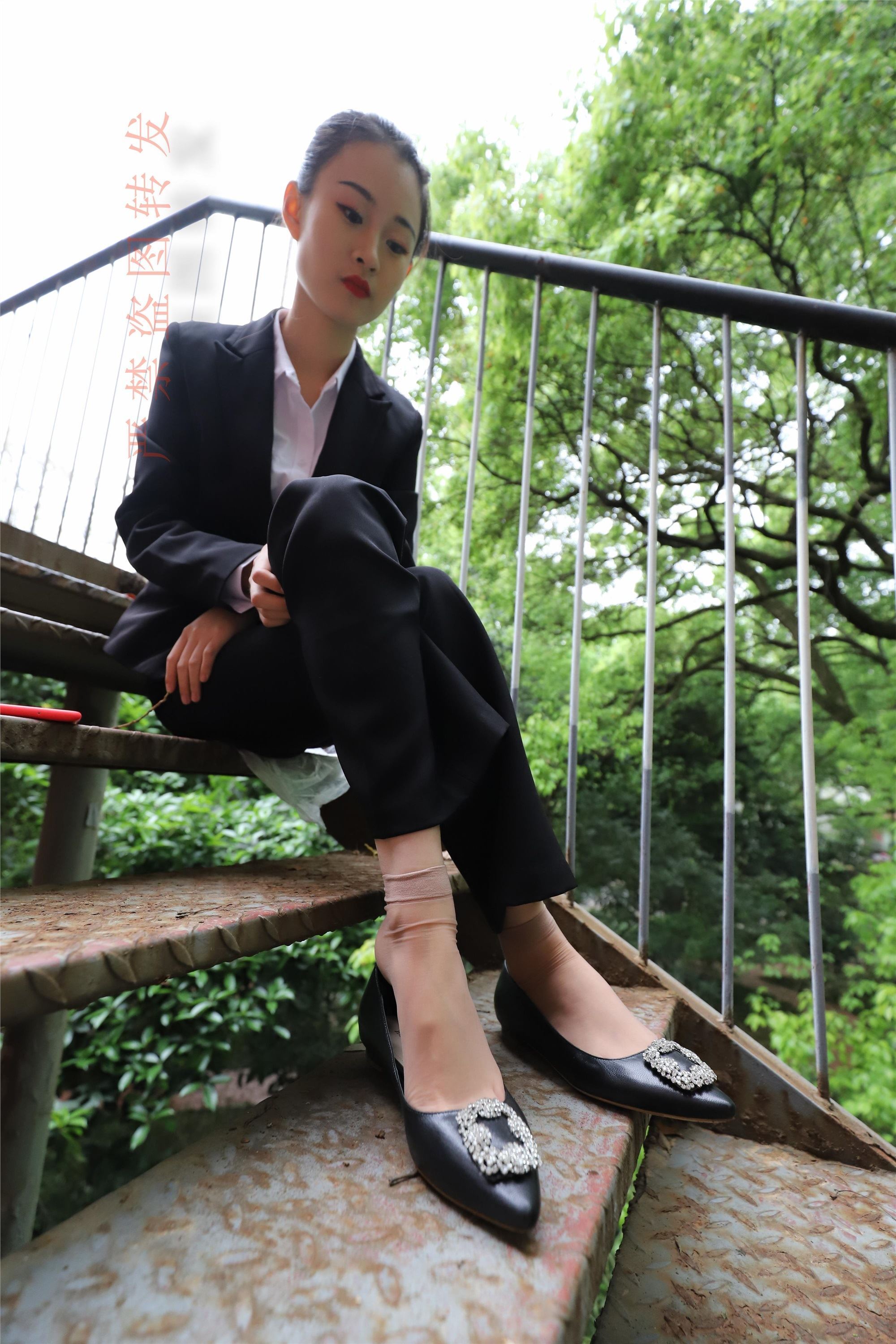 大西瓜套图  2018 4月活动 模特一 制服长裤2