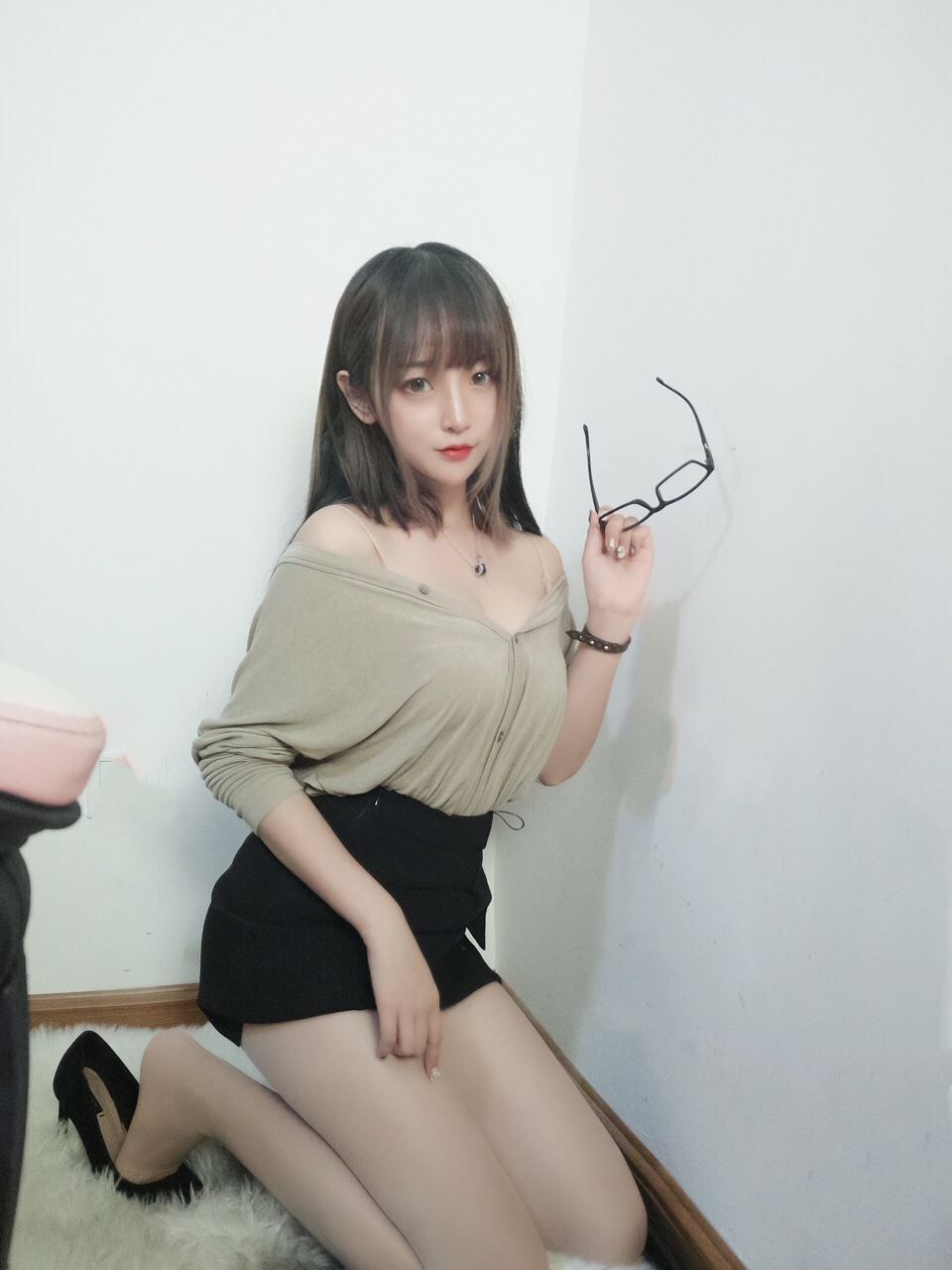 过期米线线喵 肉色丝袜