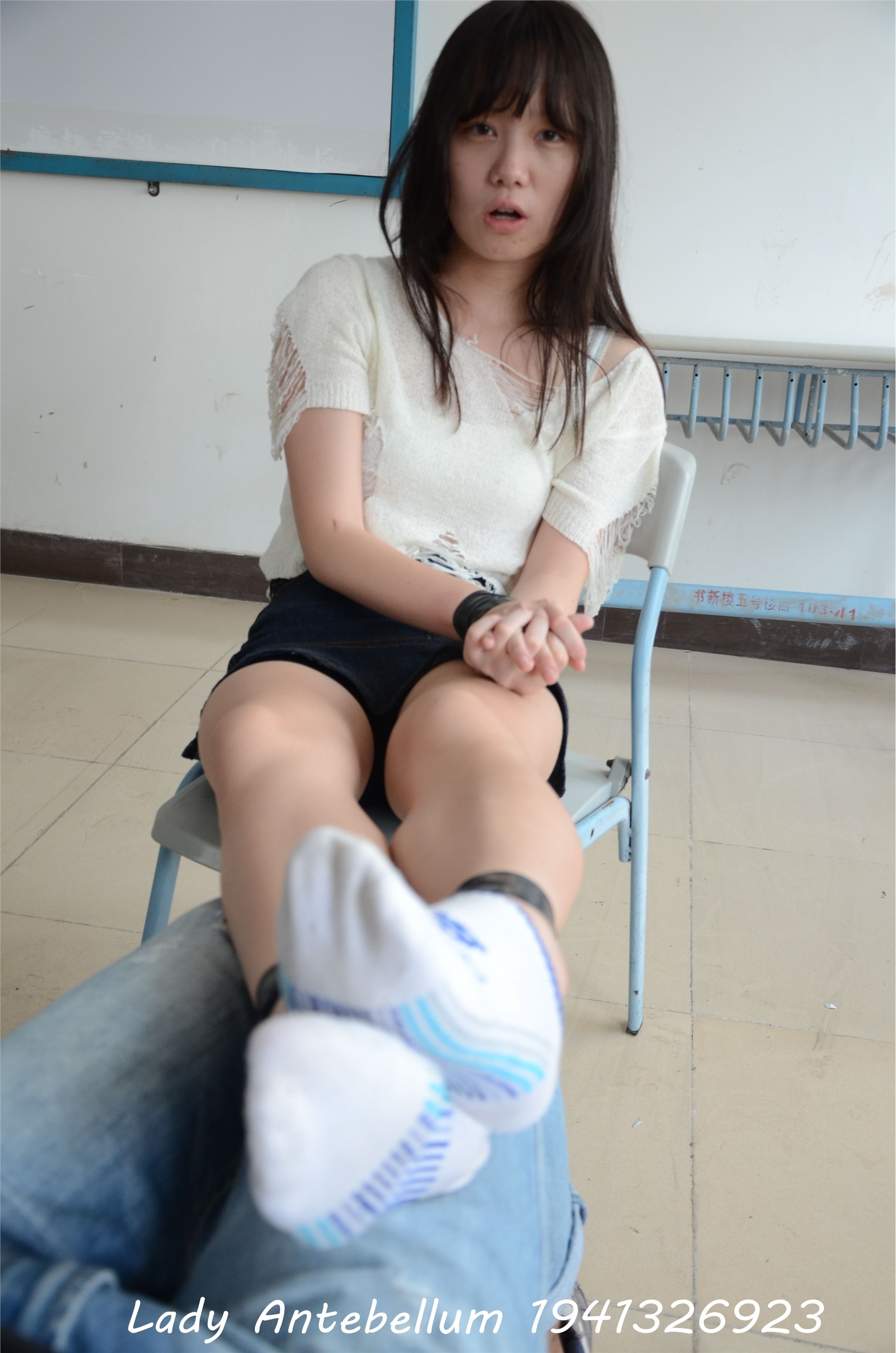 战前女神  恋足美腿棉袜女神级摄影套图 096