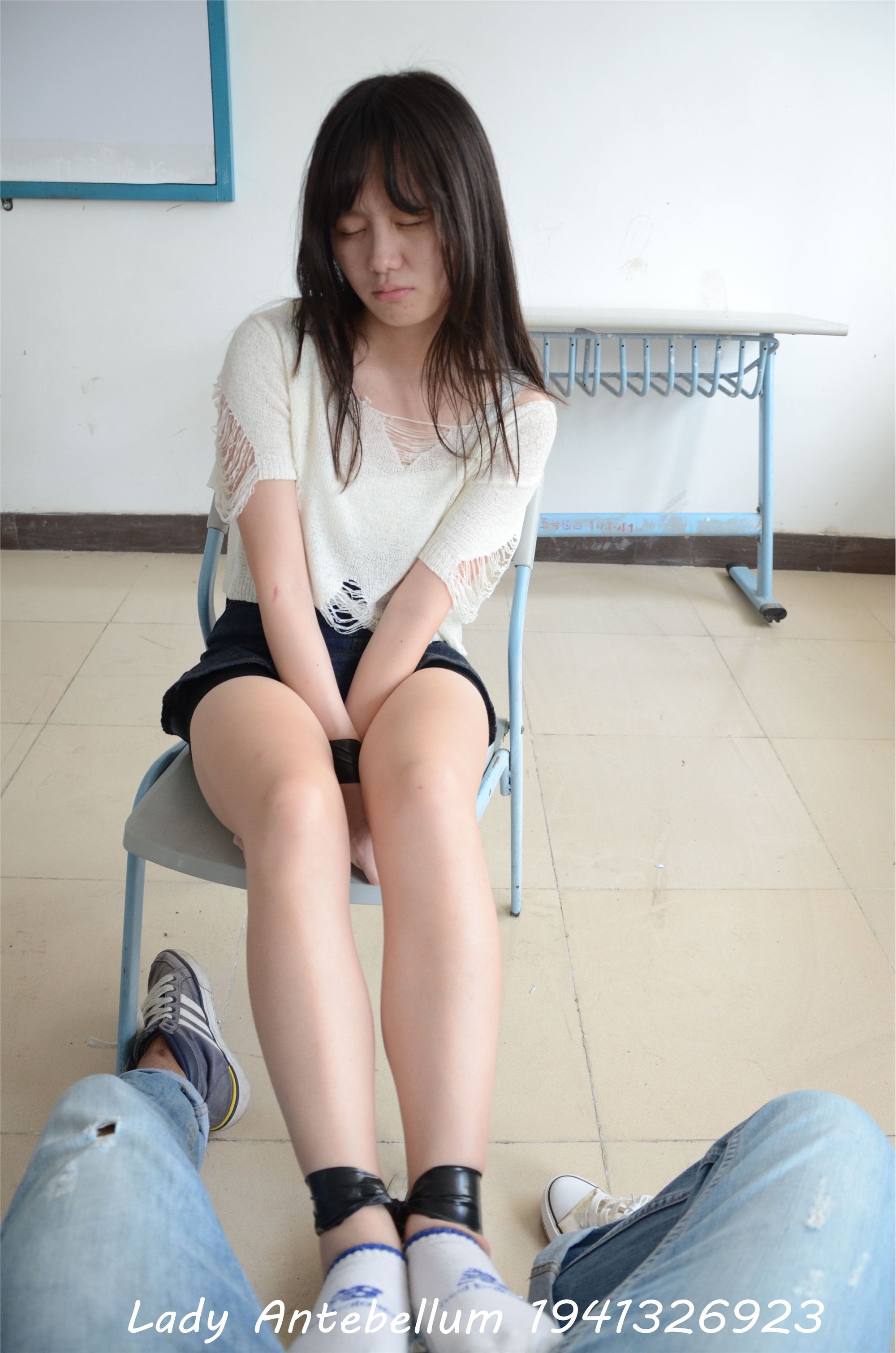 战前女神  恋足美腿棉袜女神级摄影套图 096