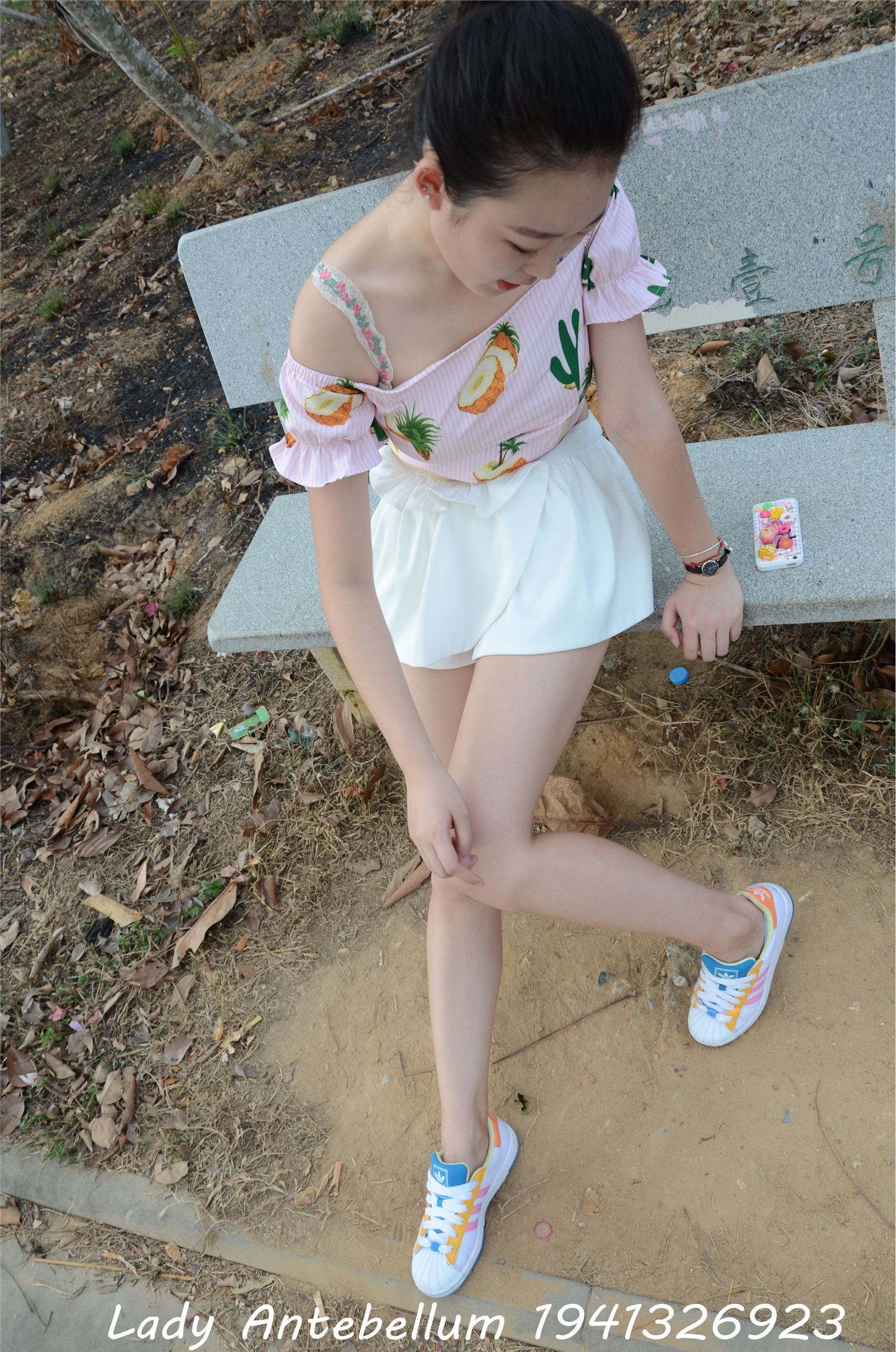 战前女神  恋足美腿棉袜女神级摄影套图 097