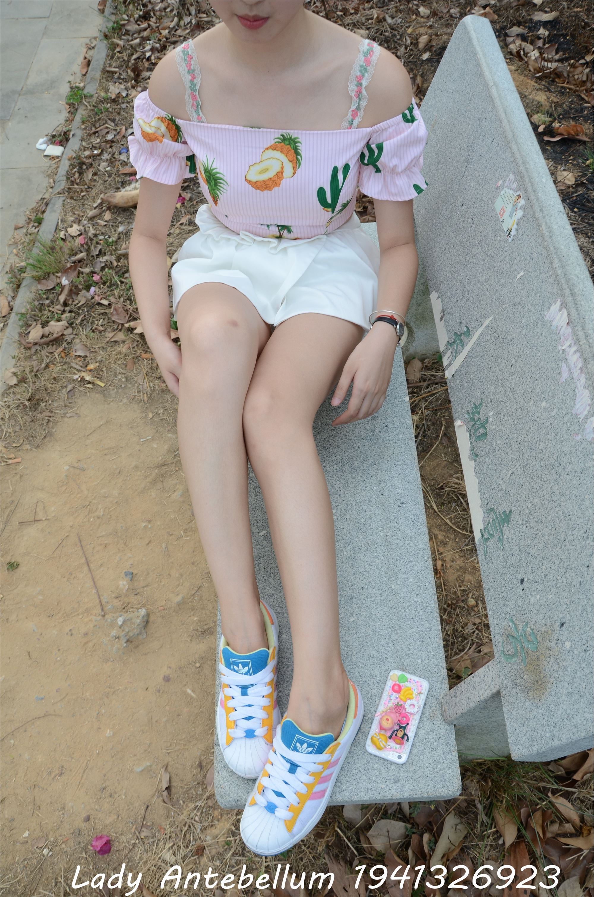 战前女神  恋足美腿棉袜女神级摄影套图 097