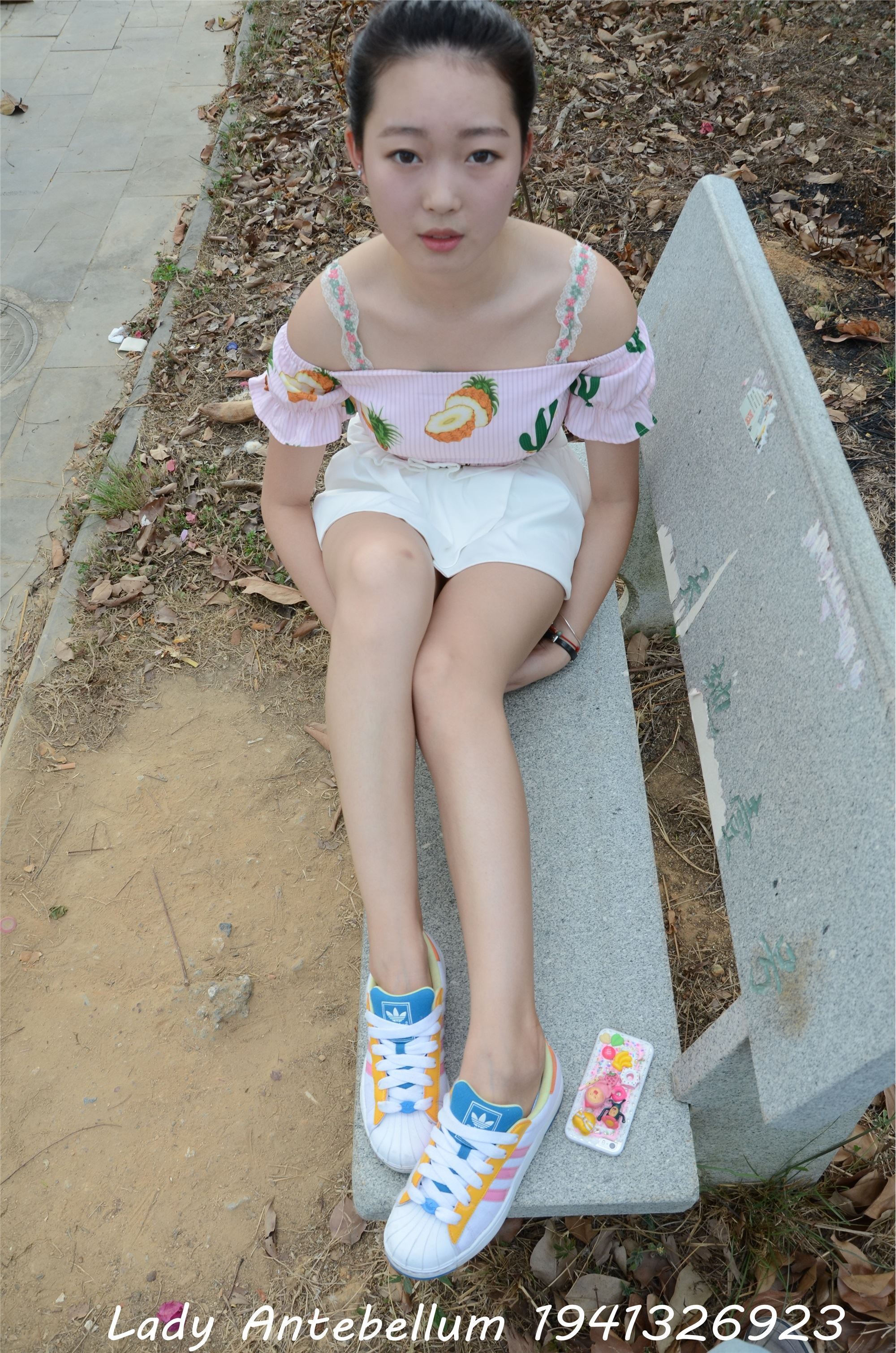 战前女神  恋足美腿棉袜女神级摄影套图 097