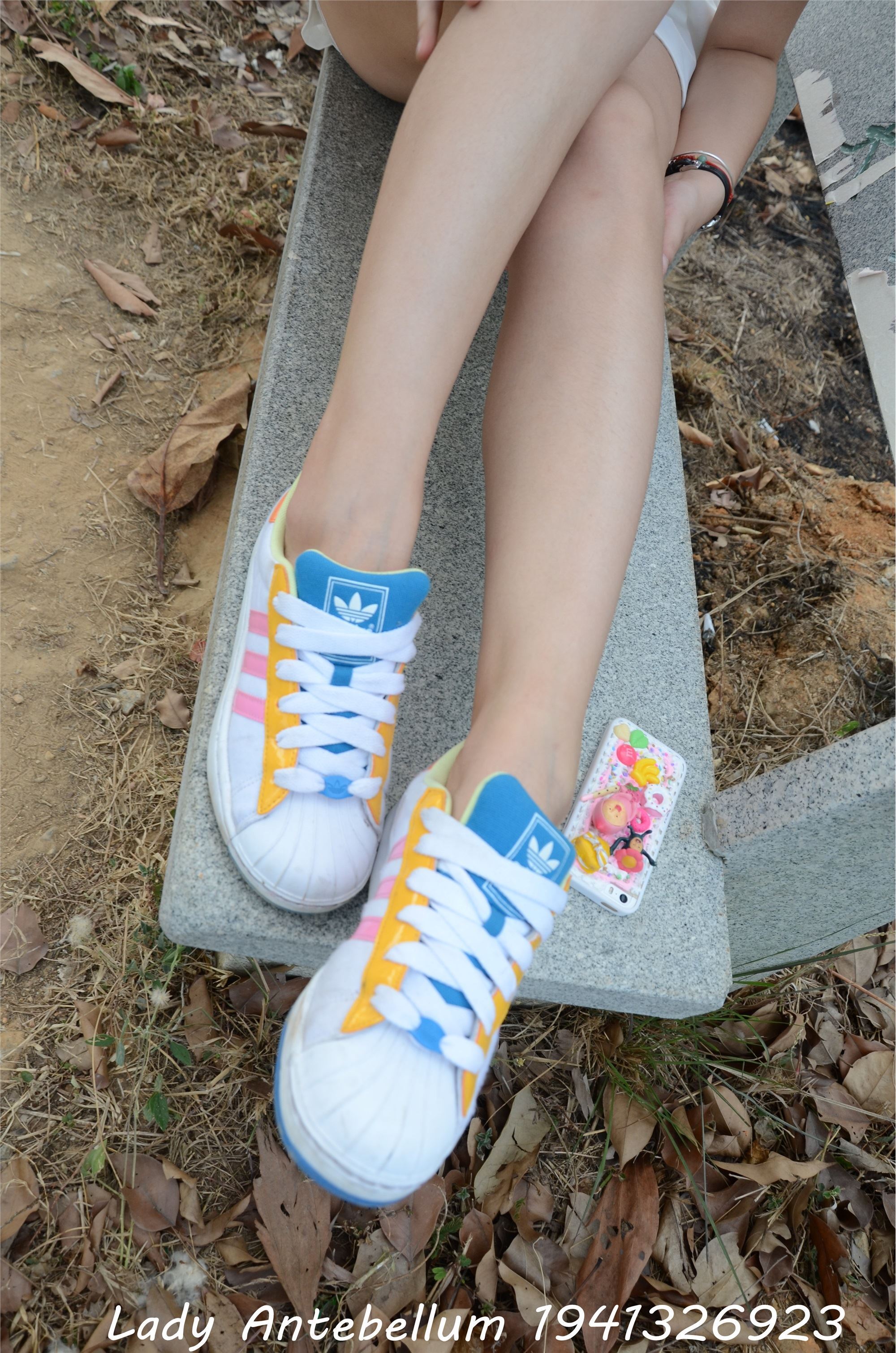 战前女神  恋足美腿棉袜女神级摄影套图 097