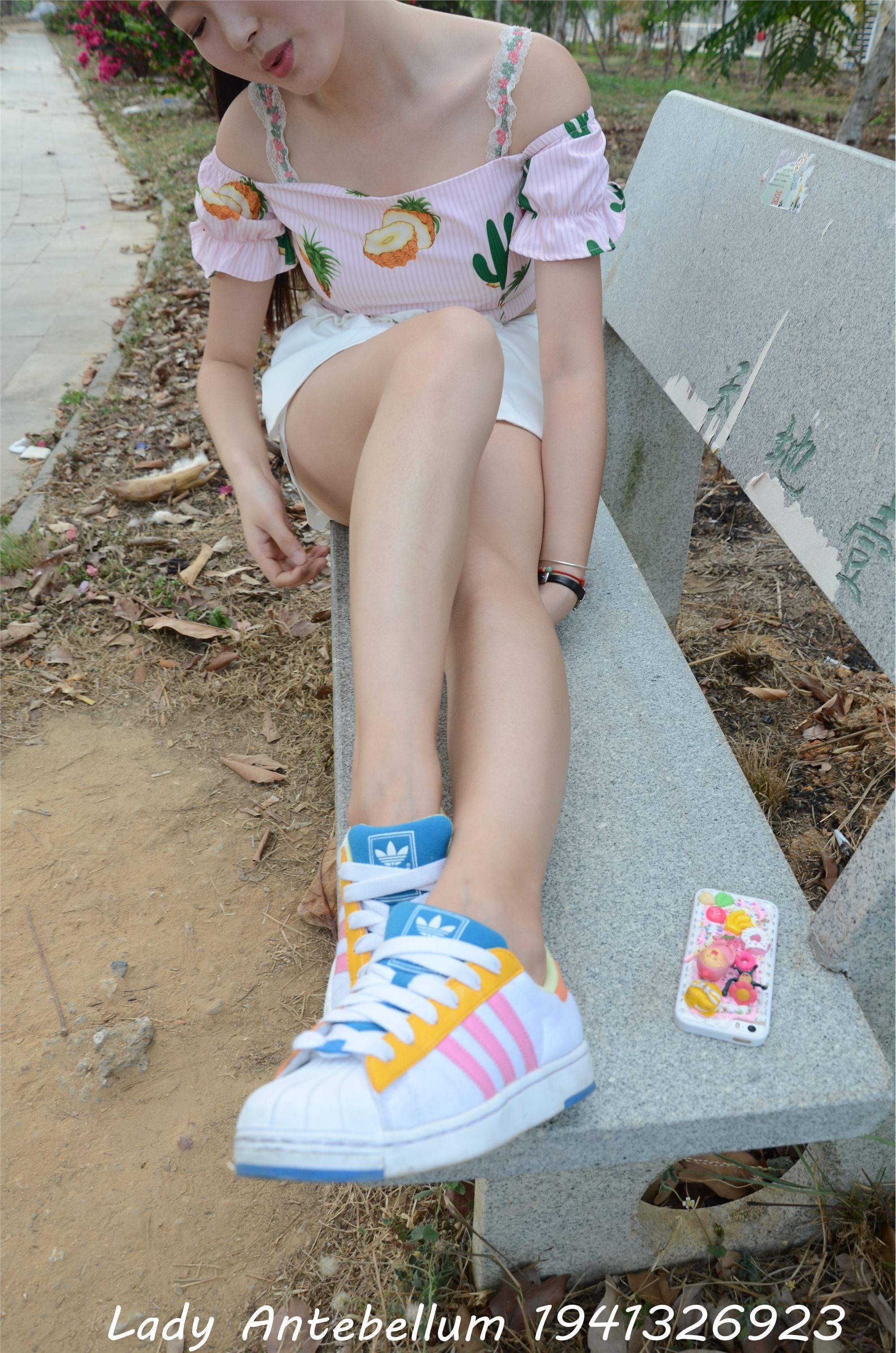 战前女神  恋足美腿棉袜女神级摄影套图 097