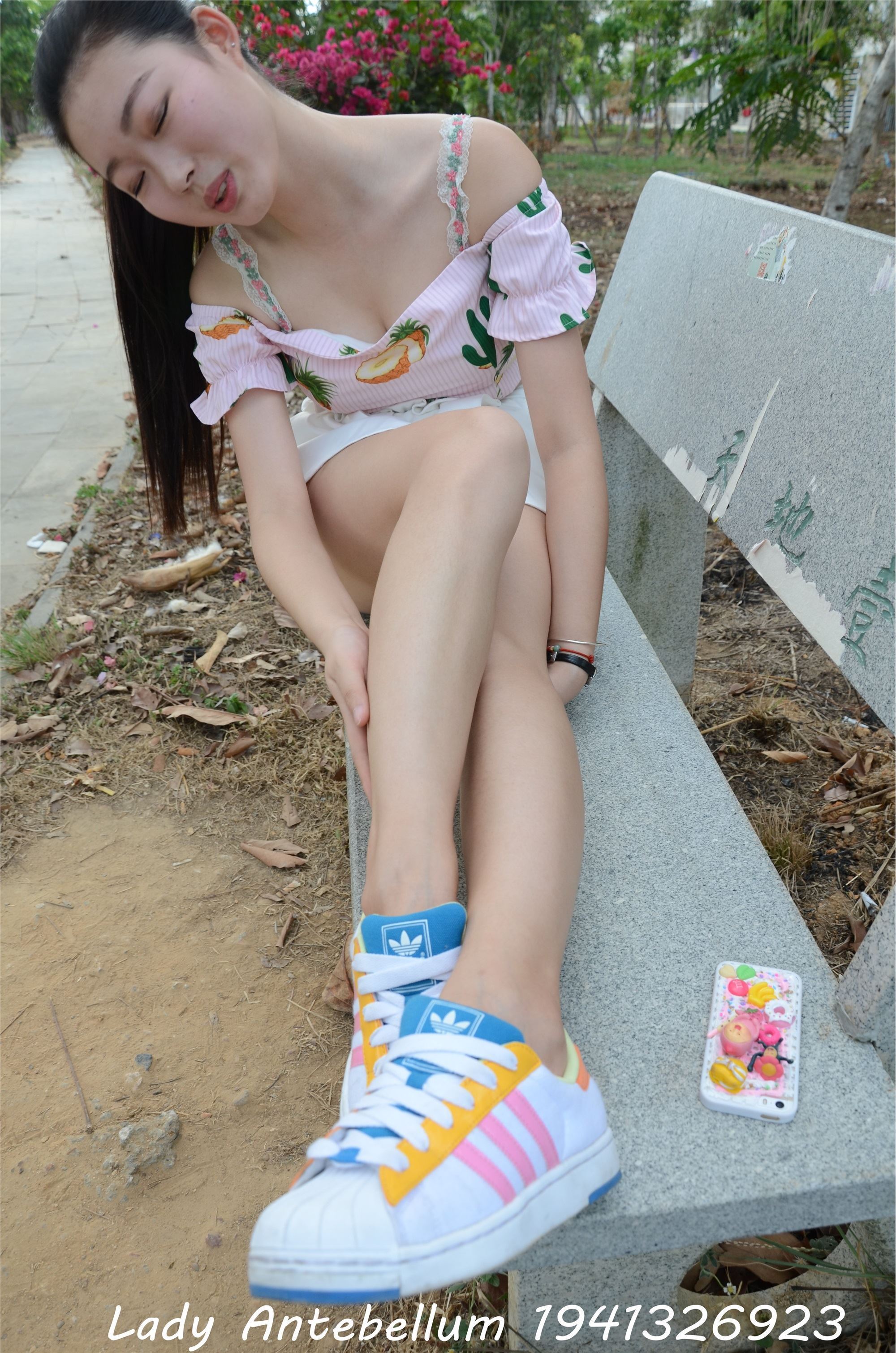 战前女神  恋足美腿棉袜女神级摄影套图 097