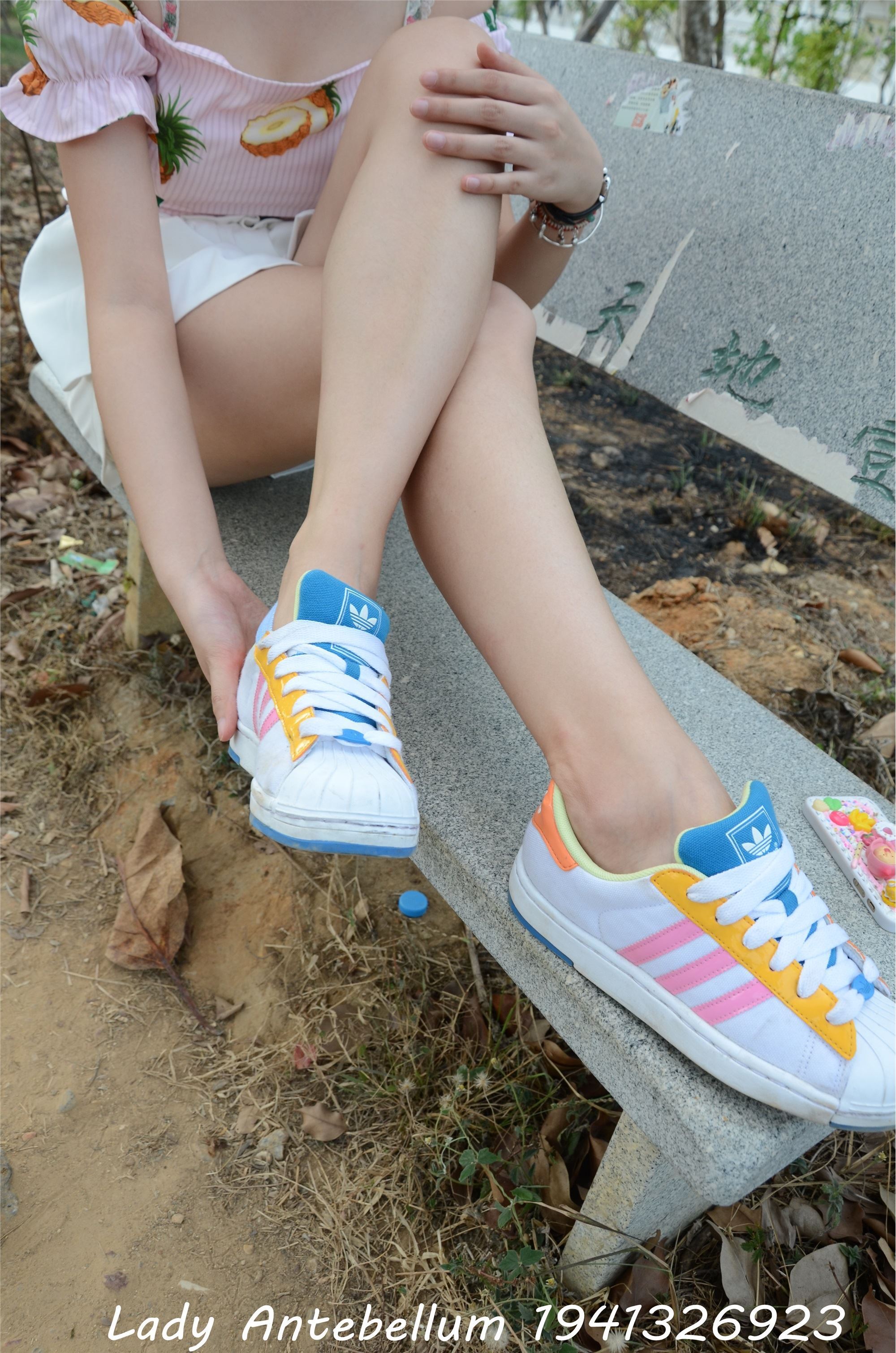 战前女神  恋足美腿棉袜女神级摄影套图 097