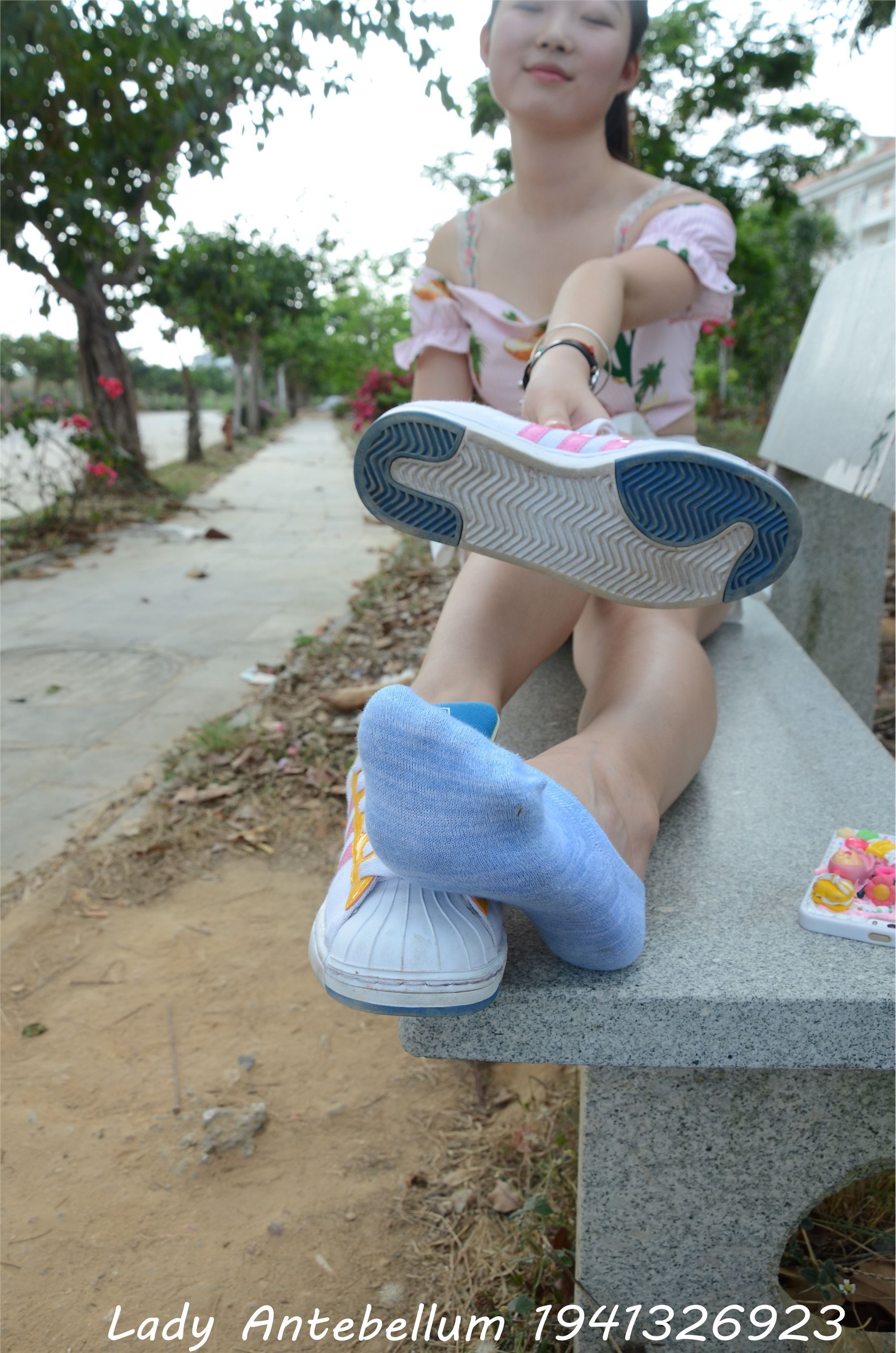 战前女神  恋足美腿棉袜女神级摄影套图 097