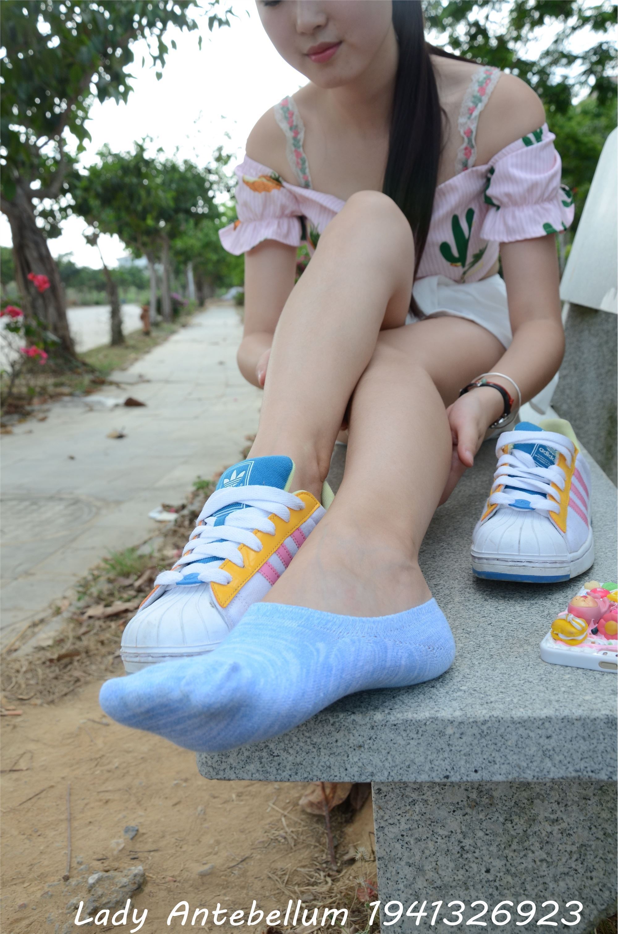 战前女神  恋足美腿棉袜女神级摄影套图 097