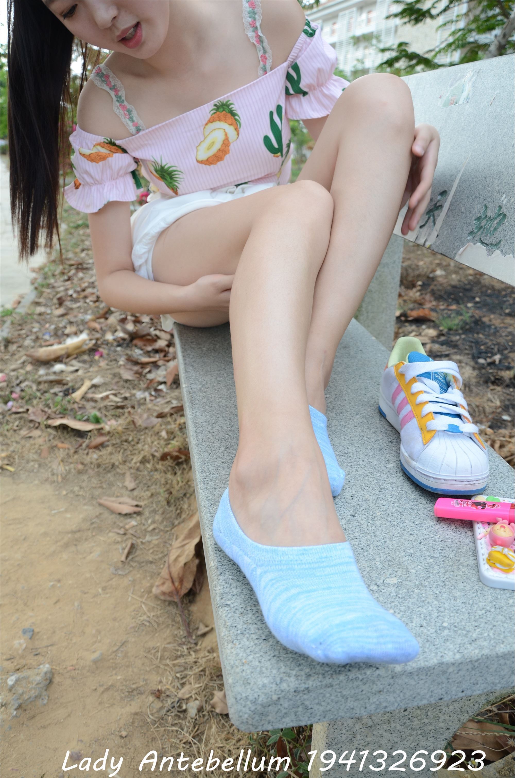 战前女神  恋足美腿棉袜女神级摄影套图 097