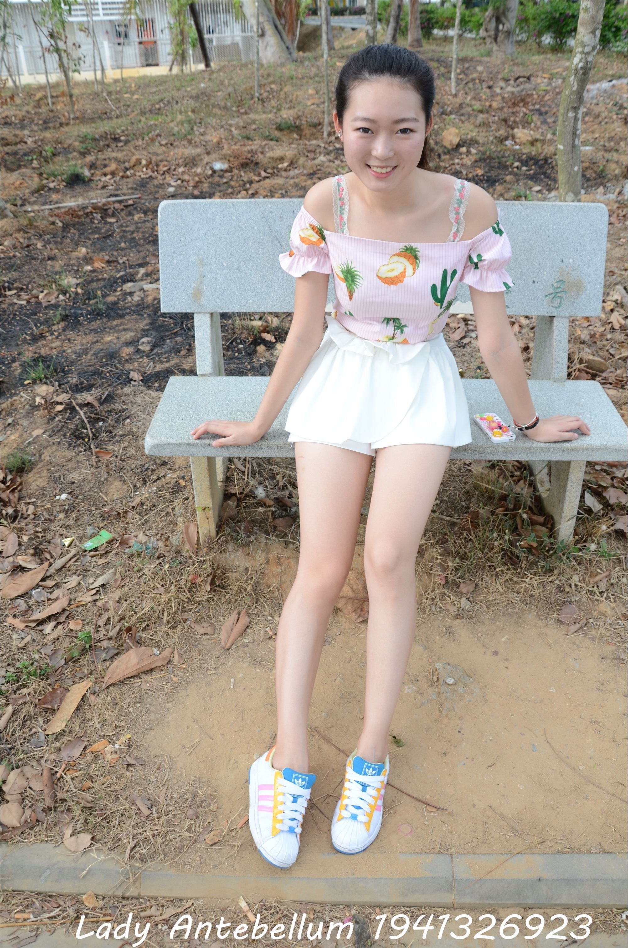 战前女神  恋足美腿棉袜女神级摄影套图 097