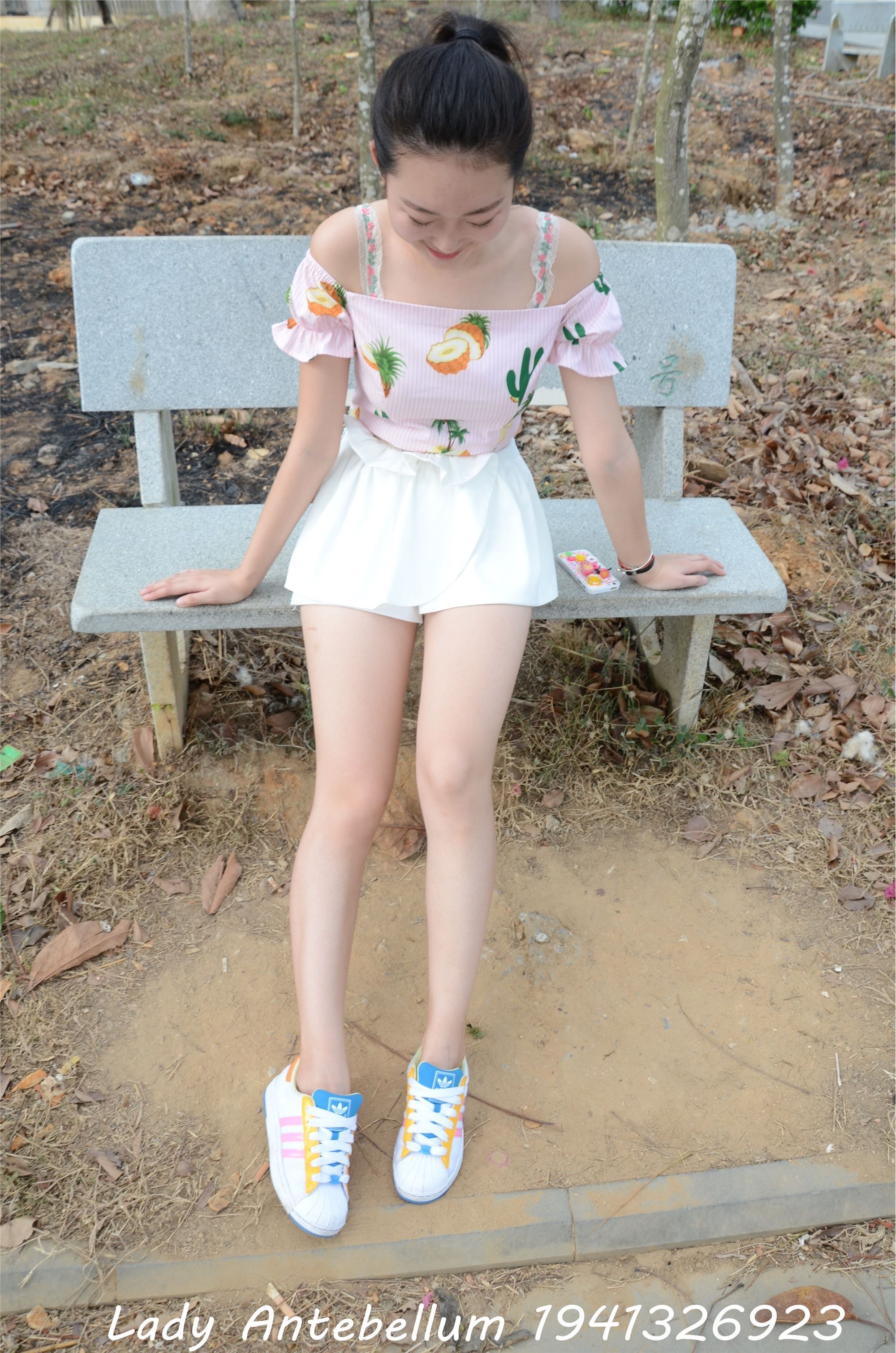 战前女神  恋足美腿棉袜女神级摄影套图 097