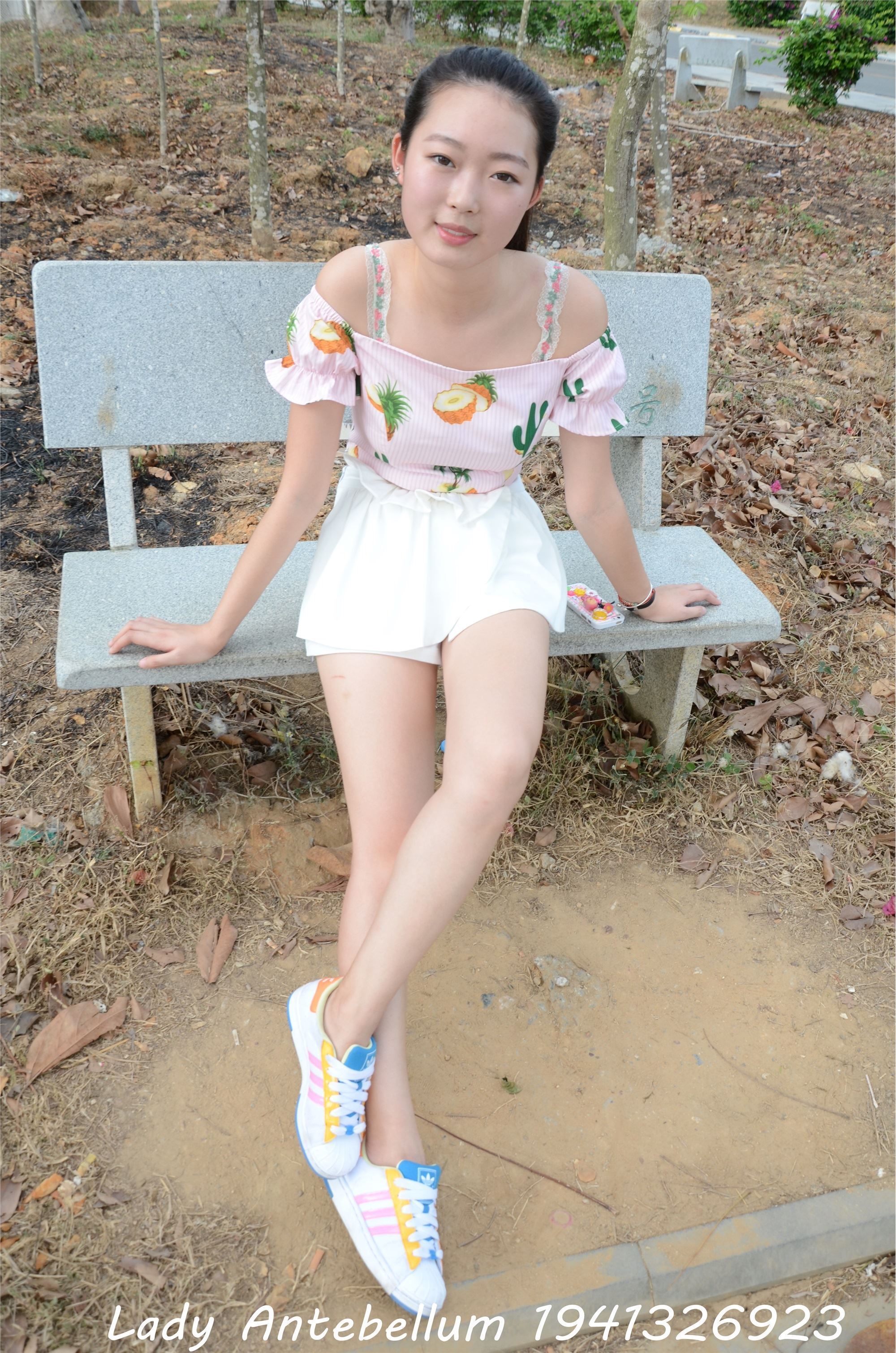 战前女神  恋足美腿棉袜女神级摄影套图 097