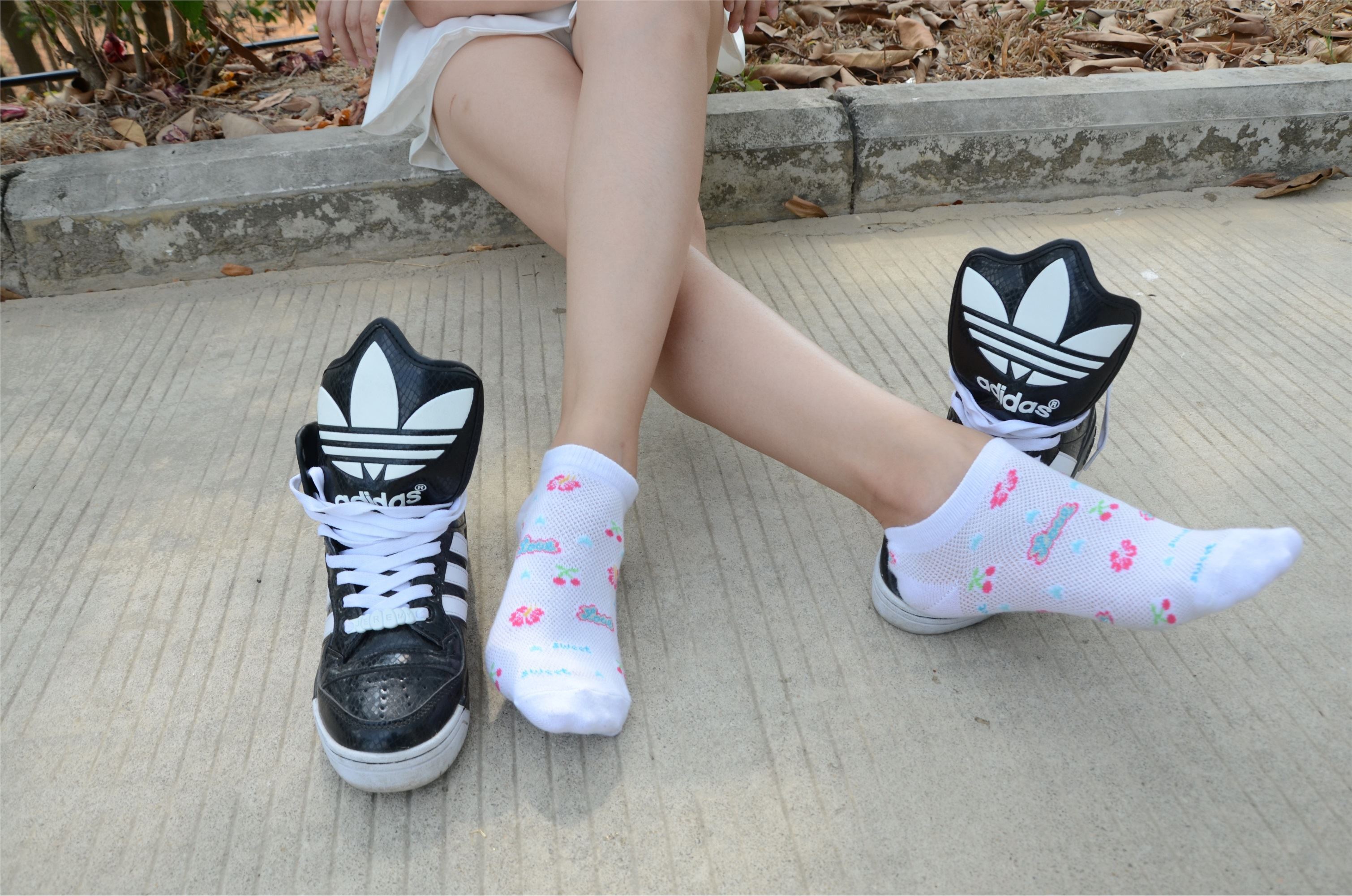 战前女神  恋足美腿棉袜女神级摄影套图 098