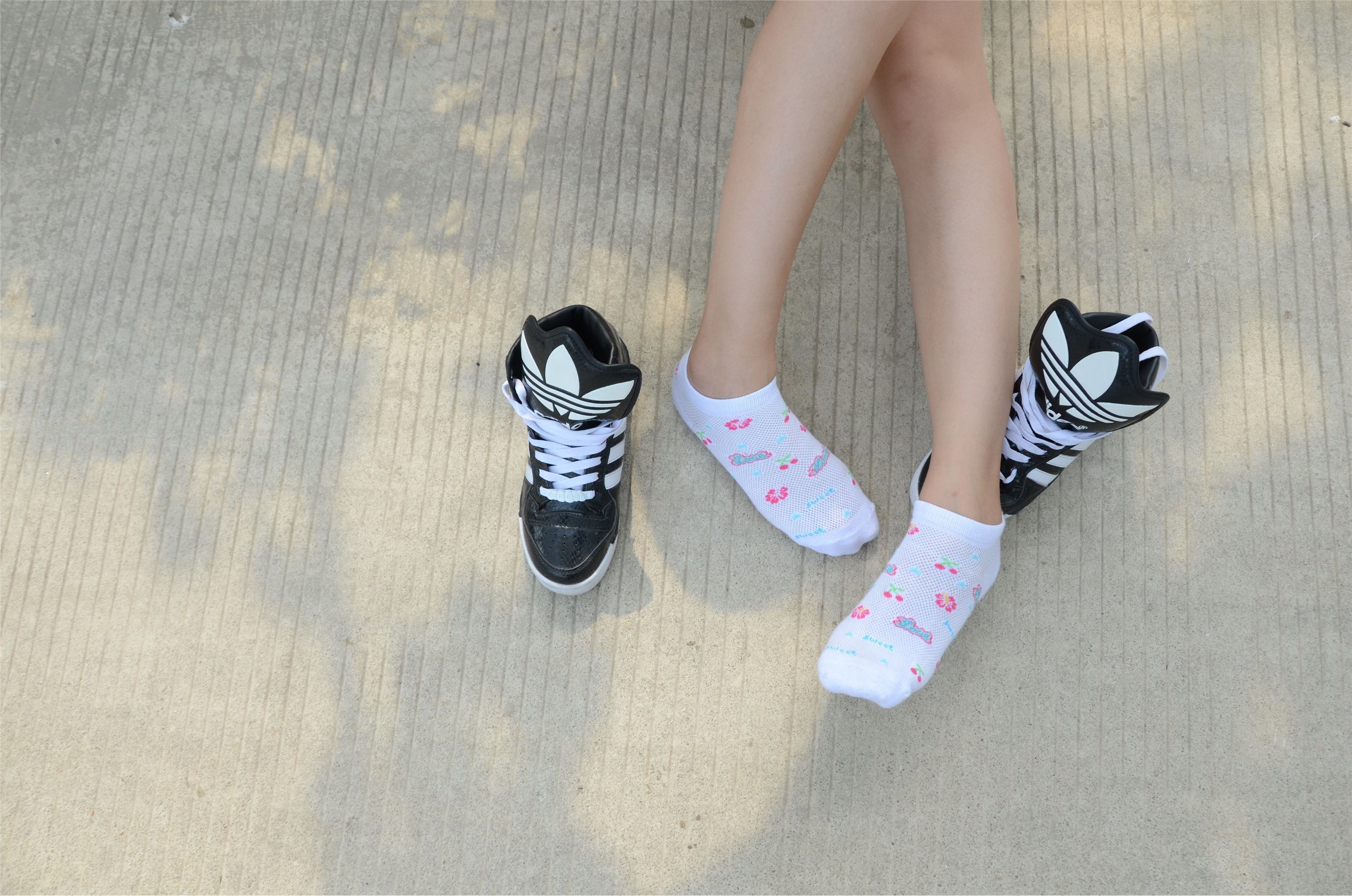 战前女神  恋足美腿棉袜女神级摄影套图 098