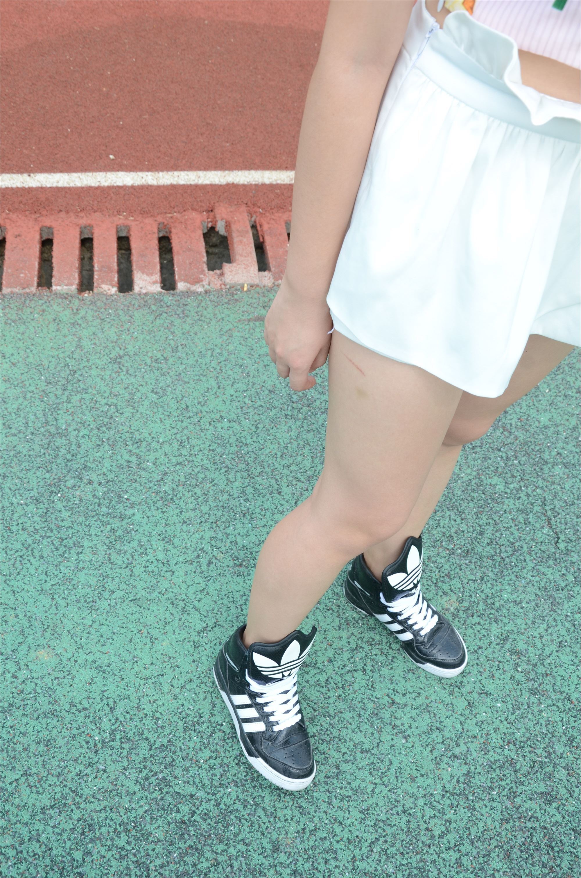 战前女神  恋足美腿棉袜女神级摄影套图 098