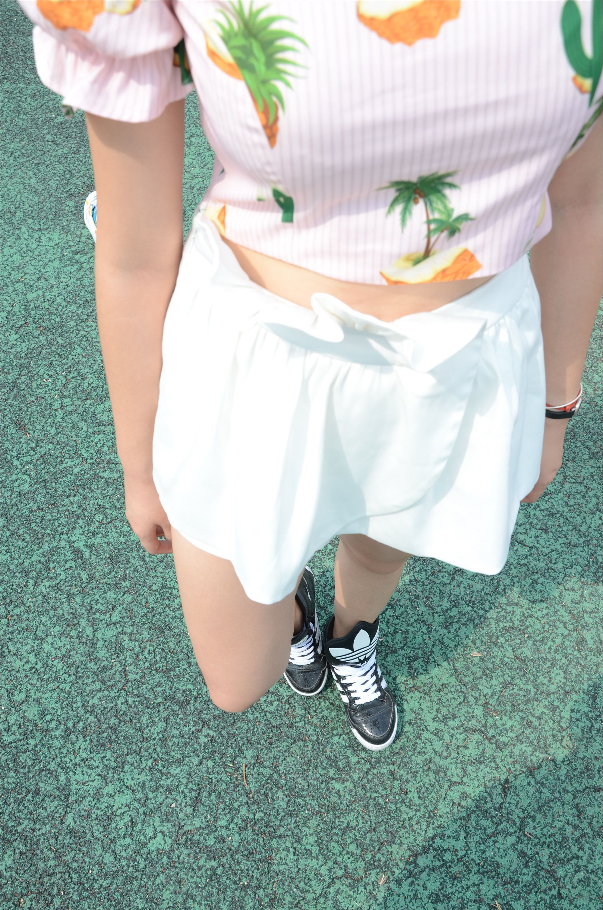 战前女神  恋足美腿棉袜女神级摄影套图 098