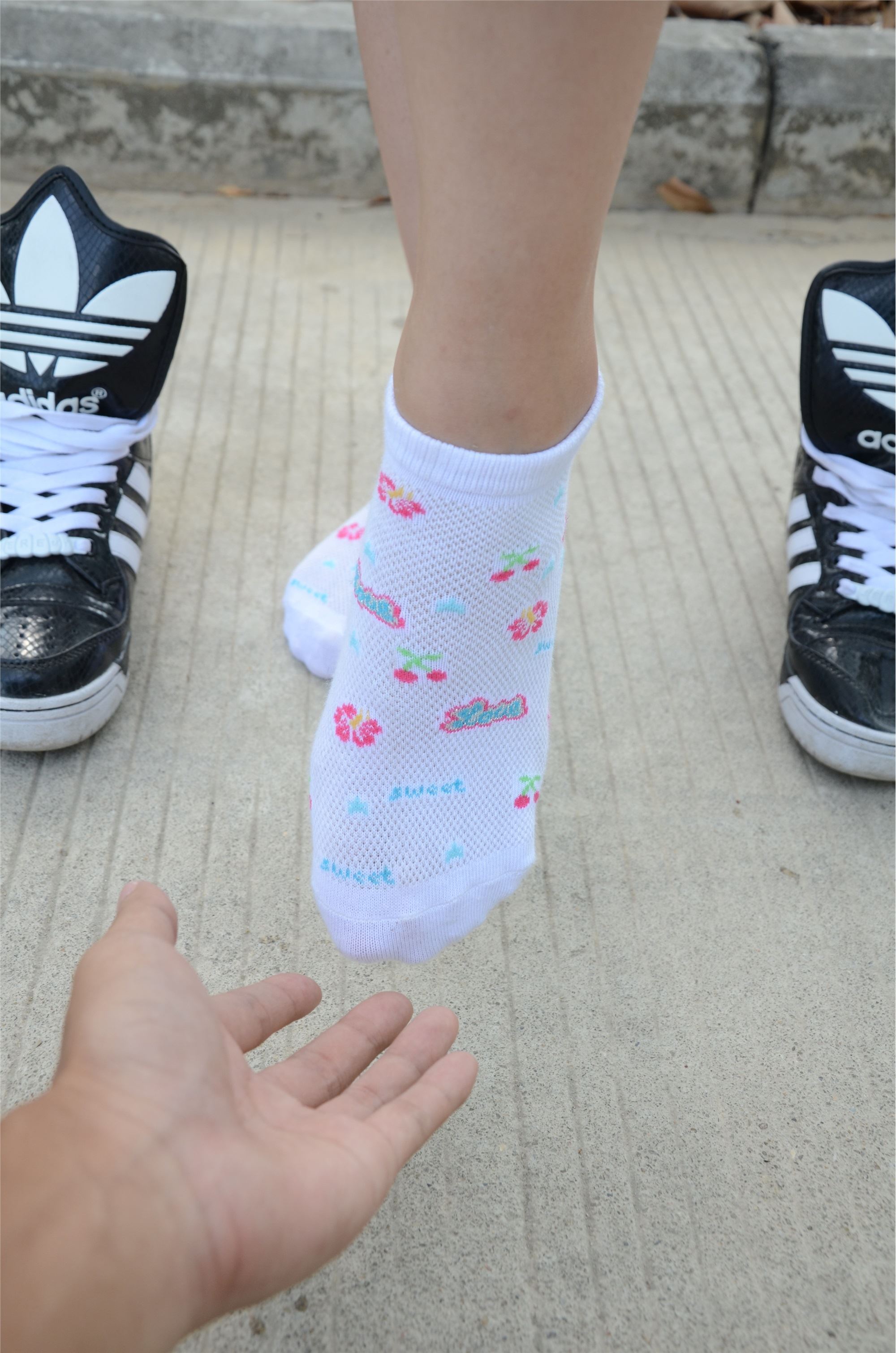 战前女神  恋足美腿棉袜女神级摄影套图 098