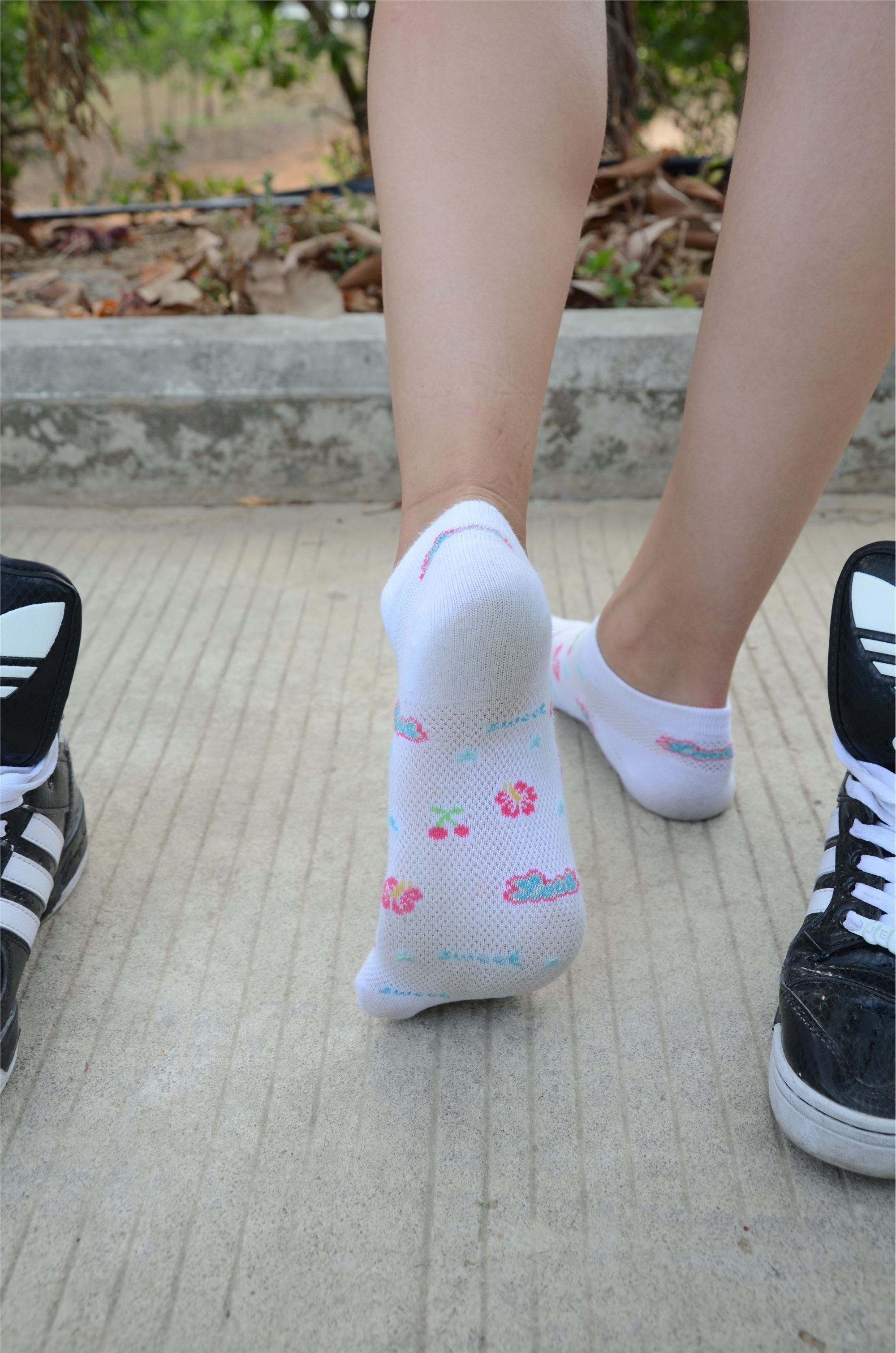 战前女神  恋足美腿棉袜女神级摄影套图 098