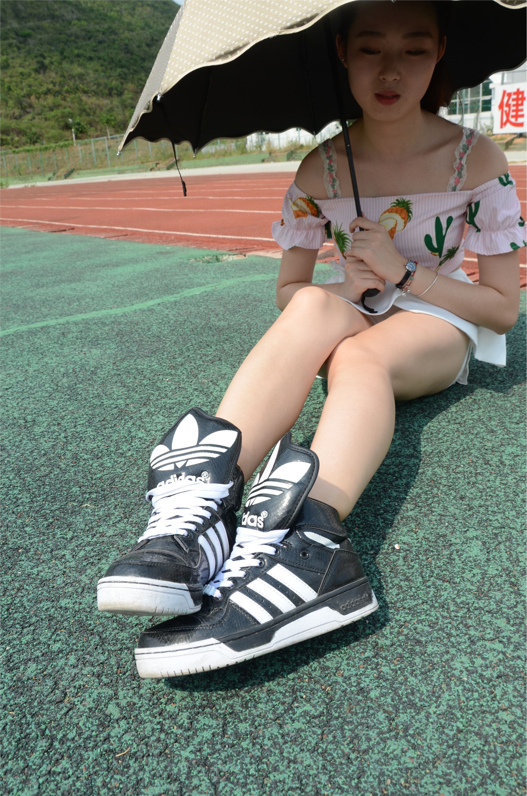 战前女神  恋足美腿棉袜女神级摄影套图 098