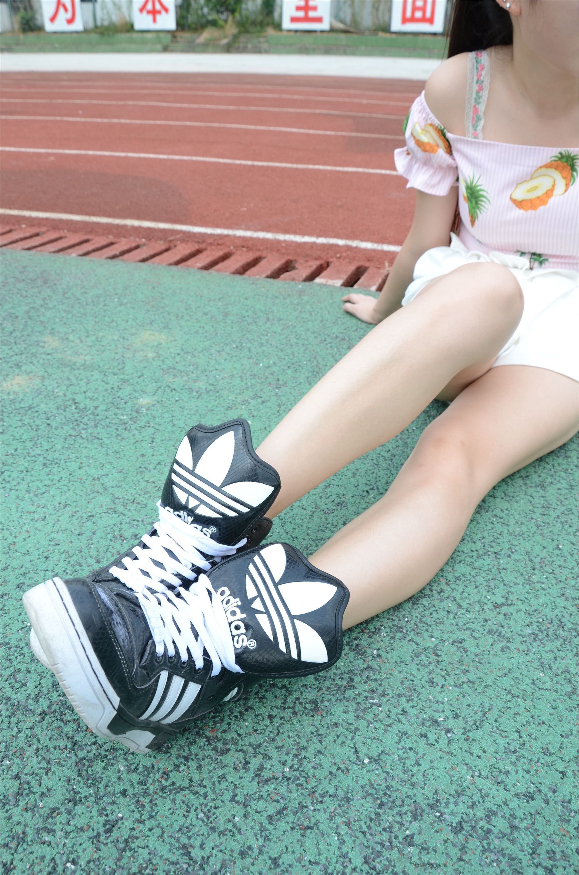 战前女神  恋足美腿棉袜女神级摄影套图 098