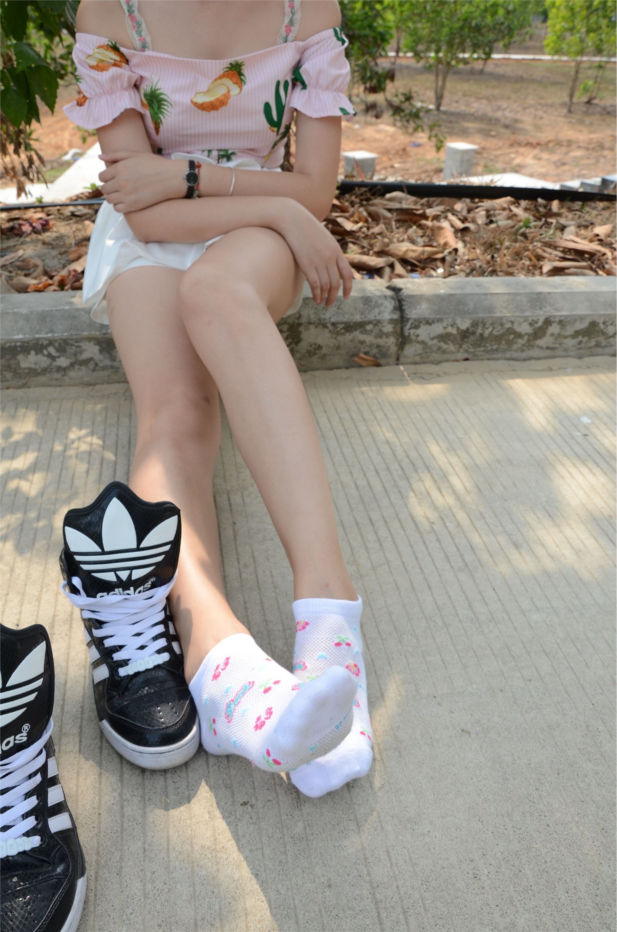 战前女神  恋足美腿棉袜女神级摄影套图 098