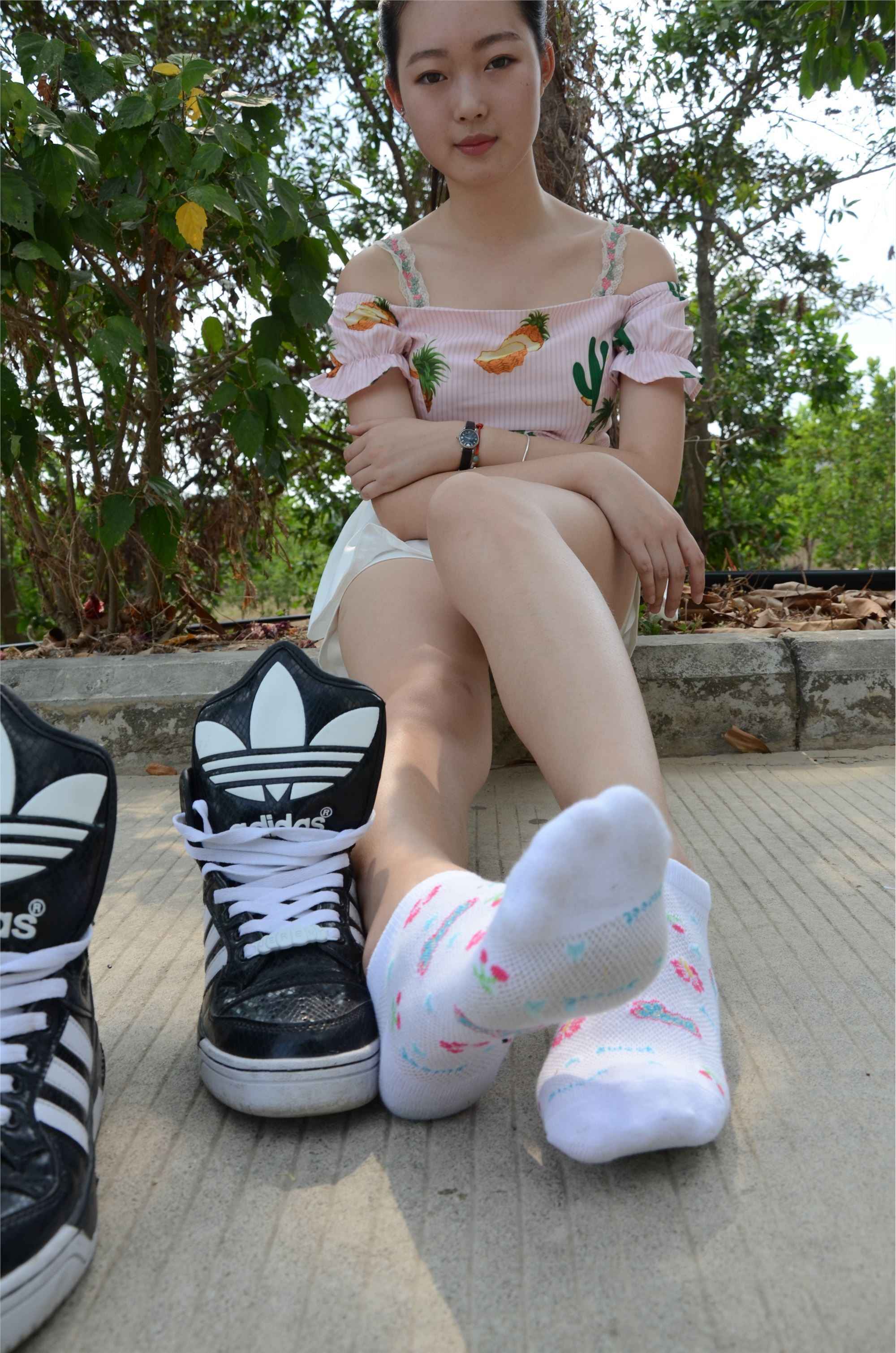 战前女神  恋足美腿棉袜女神级摄影套图 098