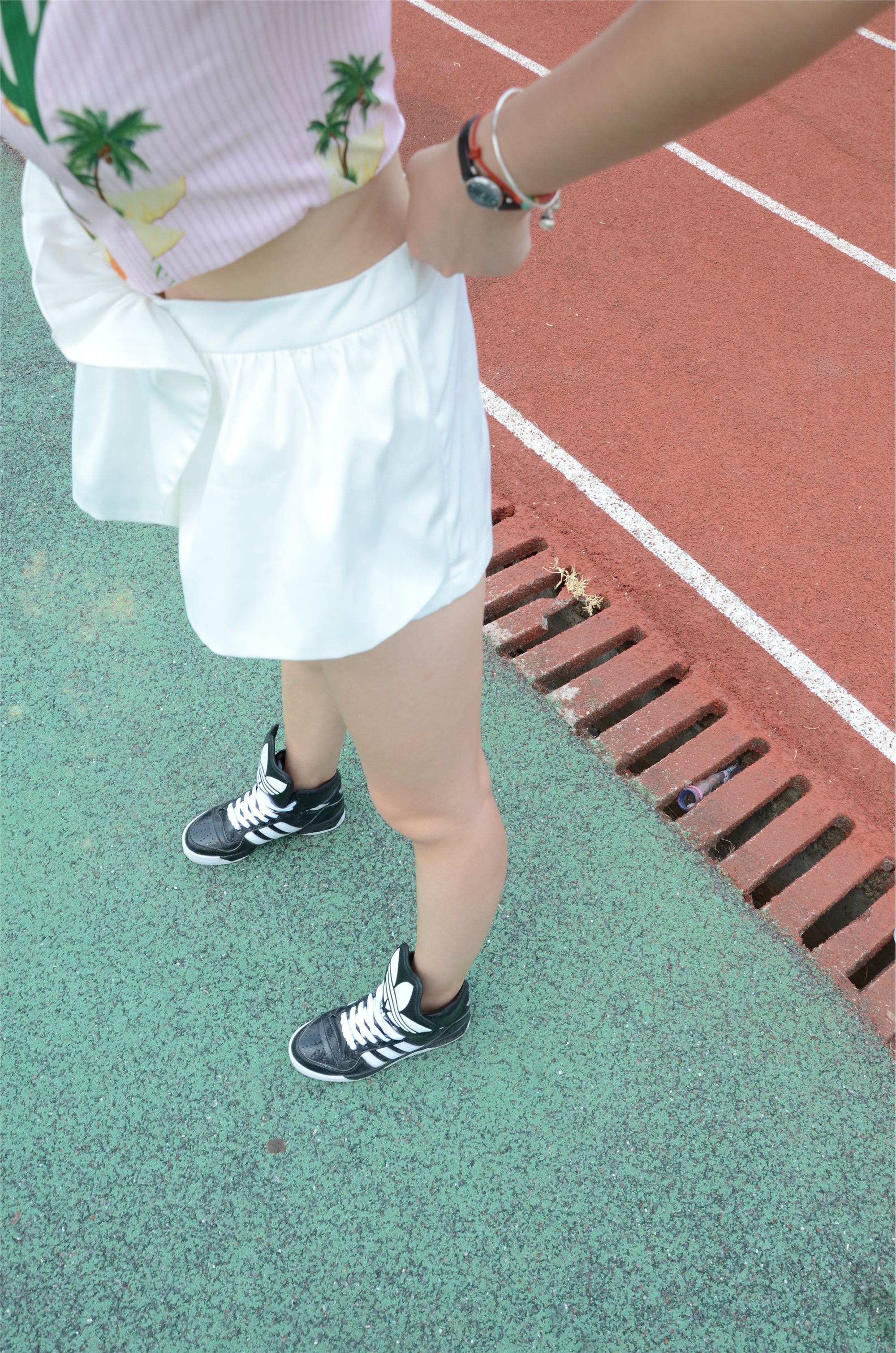 战前女神  恋足美腿棉袜女神级摄影套图 098