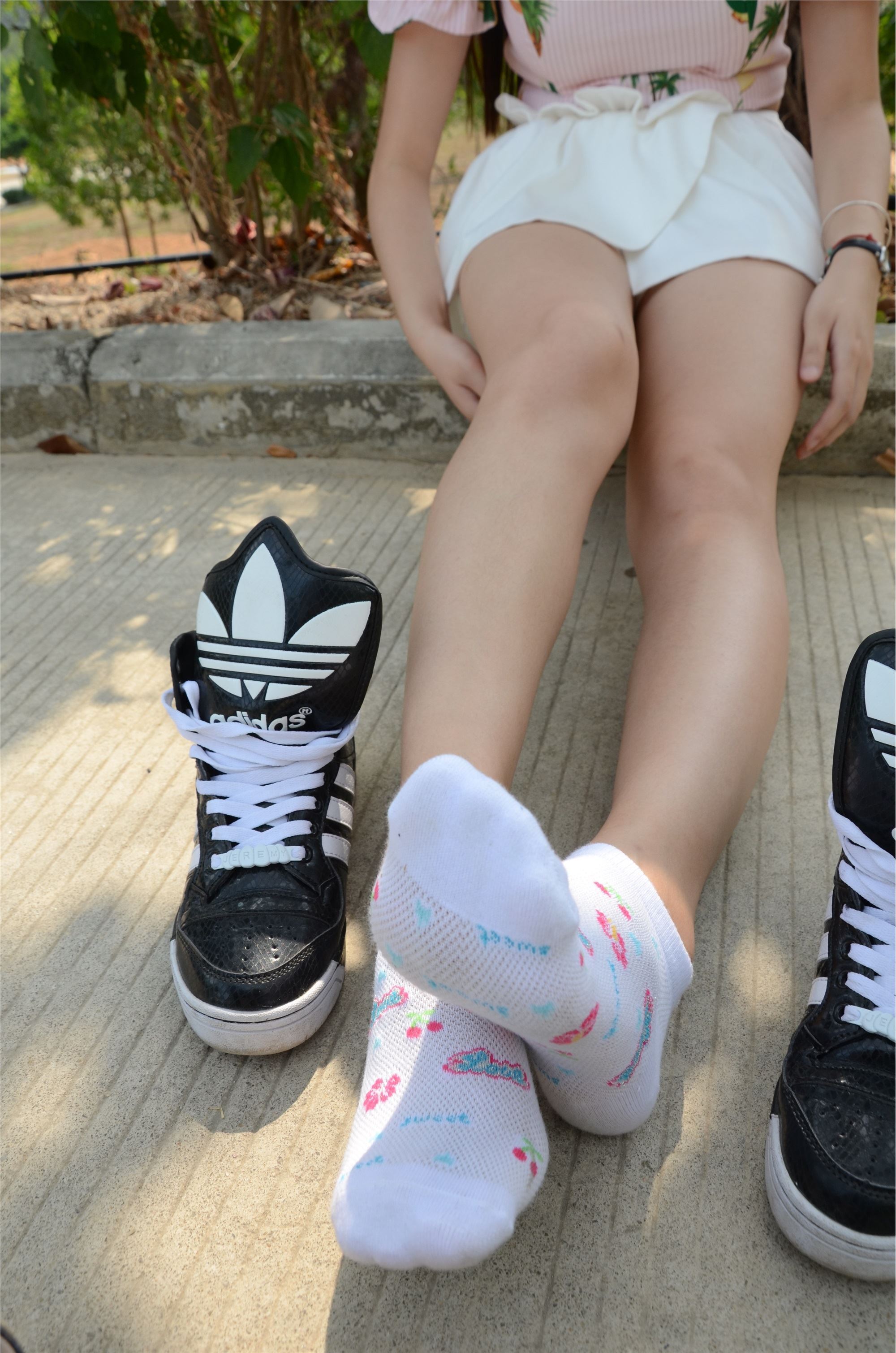 战前女神  恋足美腿棉袜女神级摄影套图 098