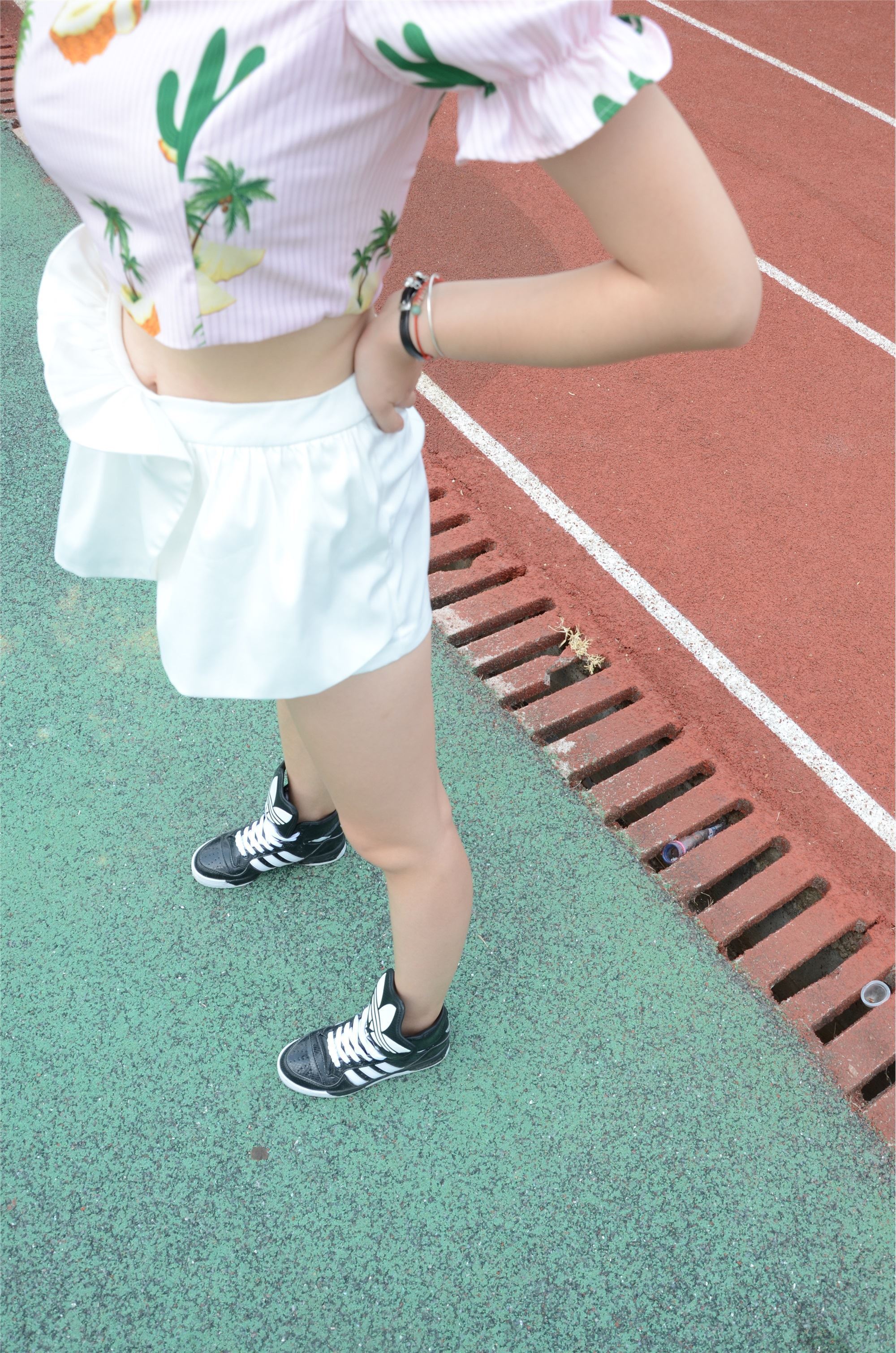 战前女神  恋足美腿棉袜女神级摄影套图 098