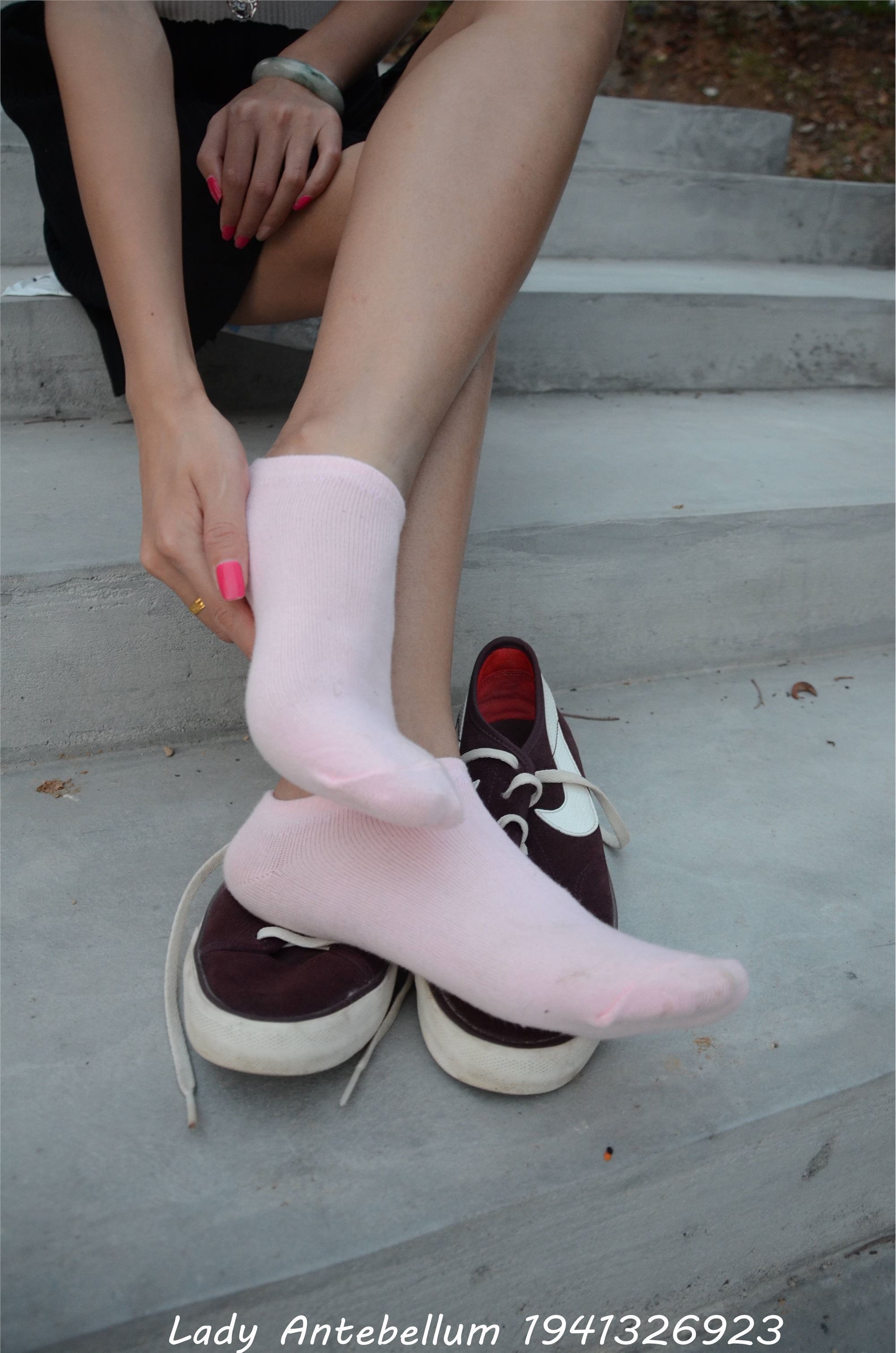 战前女神  恋足美腿棉袜女神级摄影套图 101