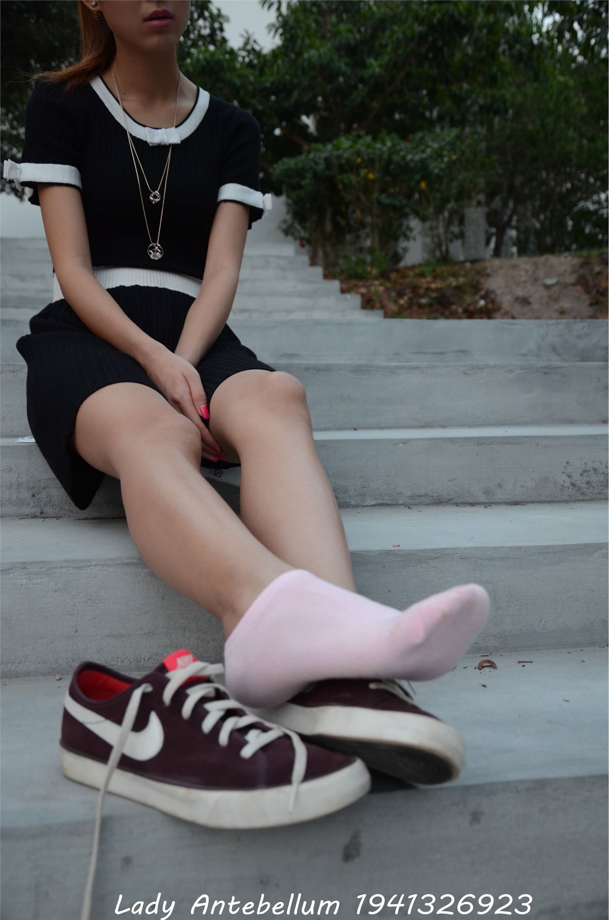 战前女神  恋足美腿棉袜女神级摄影套图 101